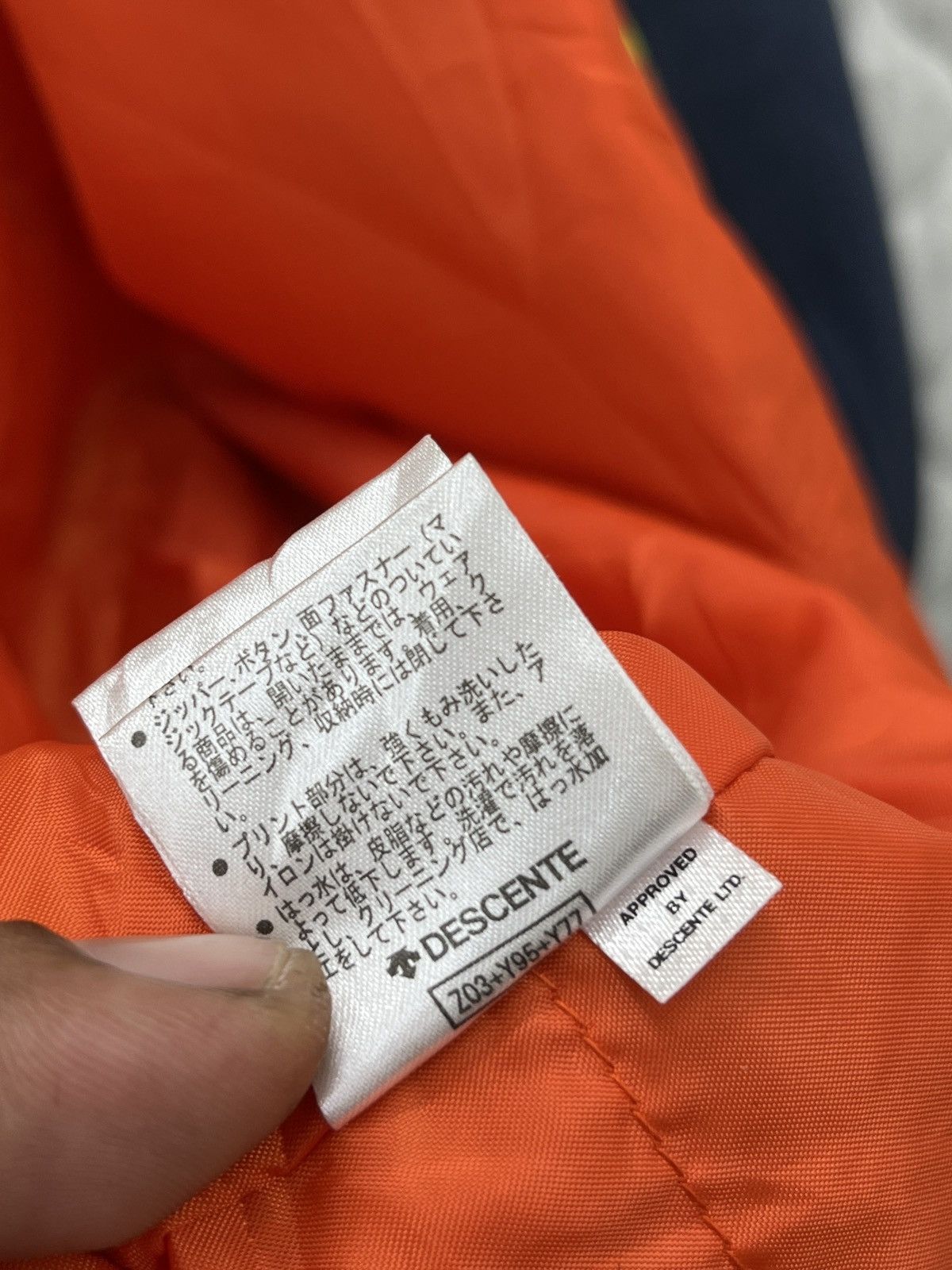Descente 🔥🔥🔥STEALS UMBRO DESCENTE LIGHT JACKET Size US S / EU 44-46 / 1 - 10 Thumbnail