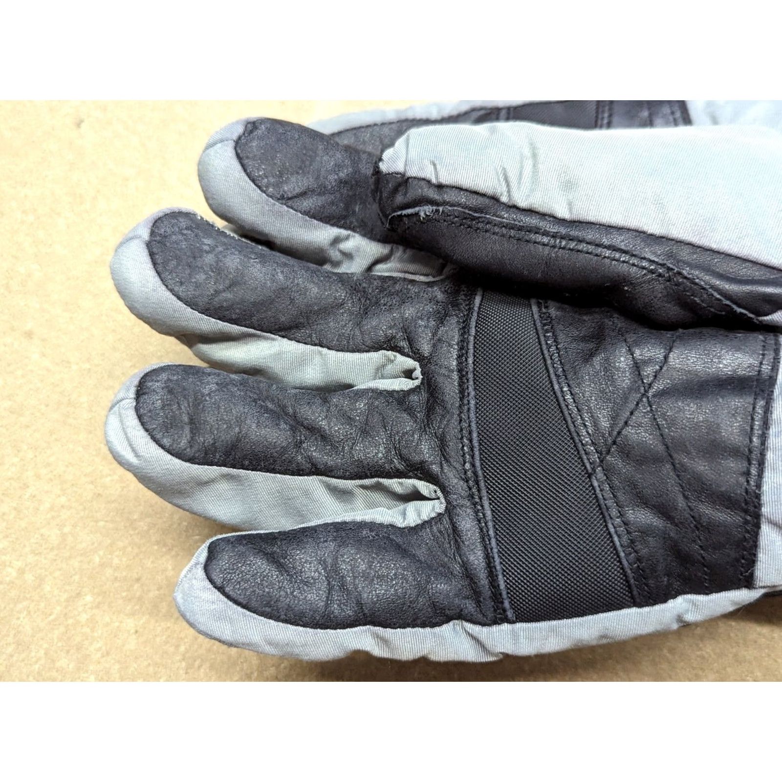 Vintage ESKA Motorcycle Mens Gloves Size 11 Gray Winter Warm Thermal ISODRY Grip Glove Leather, Nylon, Polyester Lined Size ONE SIZE - 7 Thumbnail
