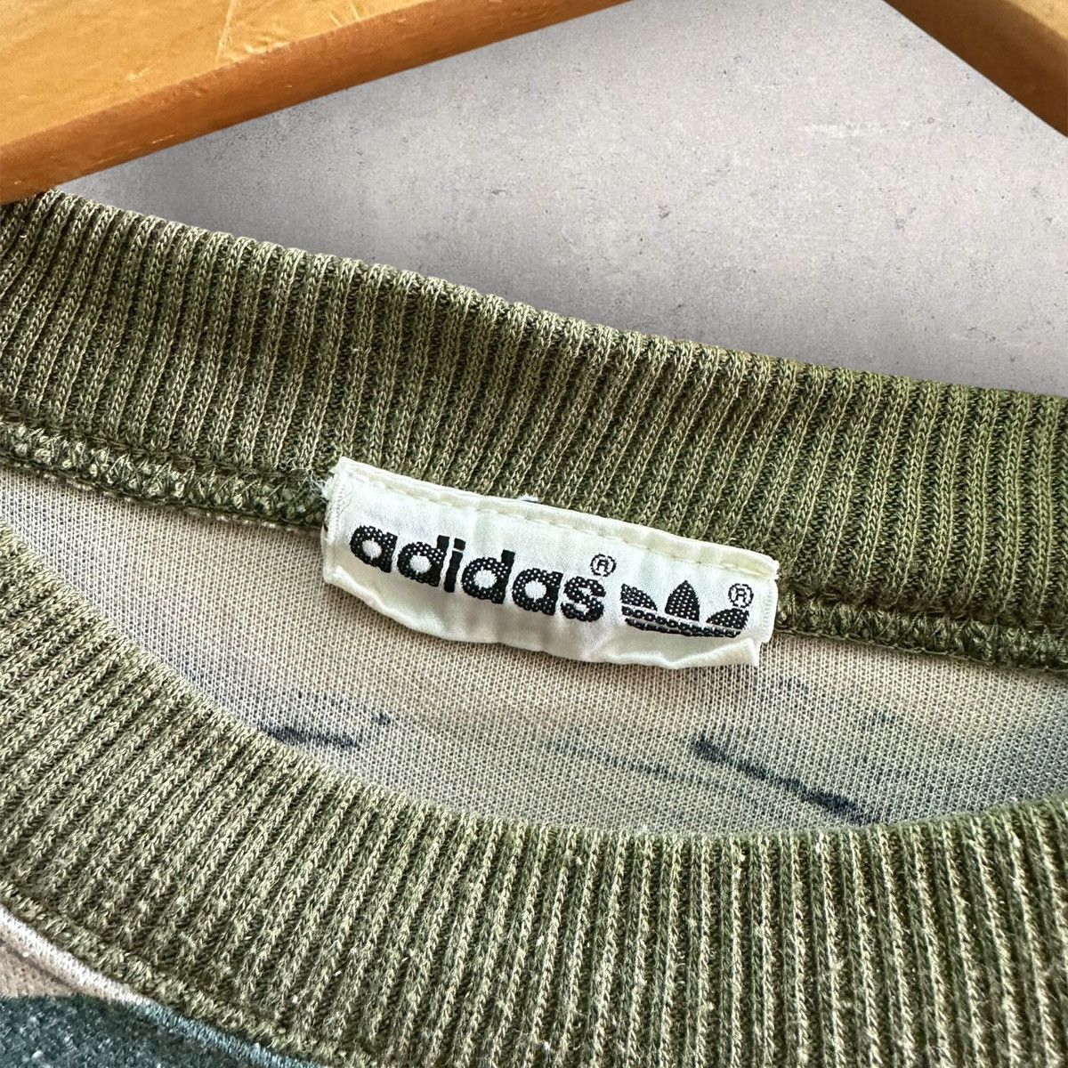 Adidas × Vintage Vintage 80’s Adidas Camo Green Sweatshirt Size US S / EU 44-46 / 1 - 5 Thumbnail