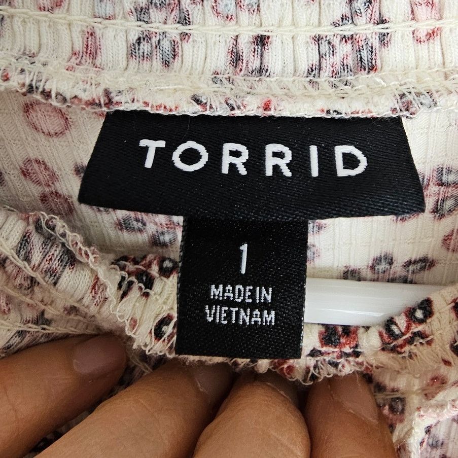 Torrid Torrid Womens Floral Top 1X Keyhole Cutout Smocked Cuffs Size XXL / US 16-18 / IT 52-54 - 9 Thumbnail