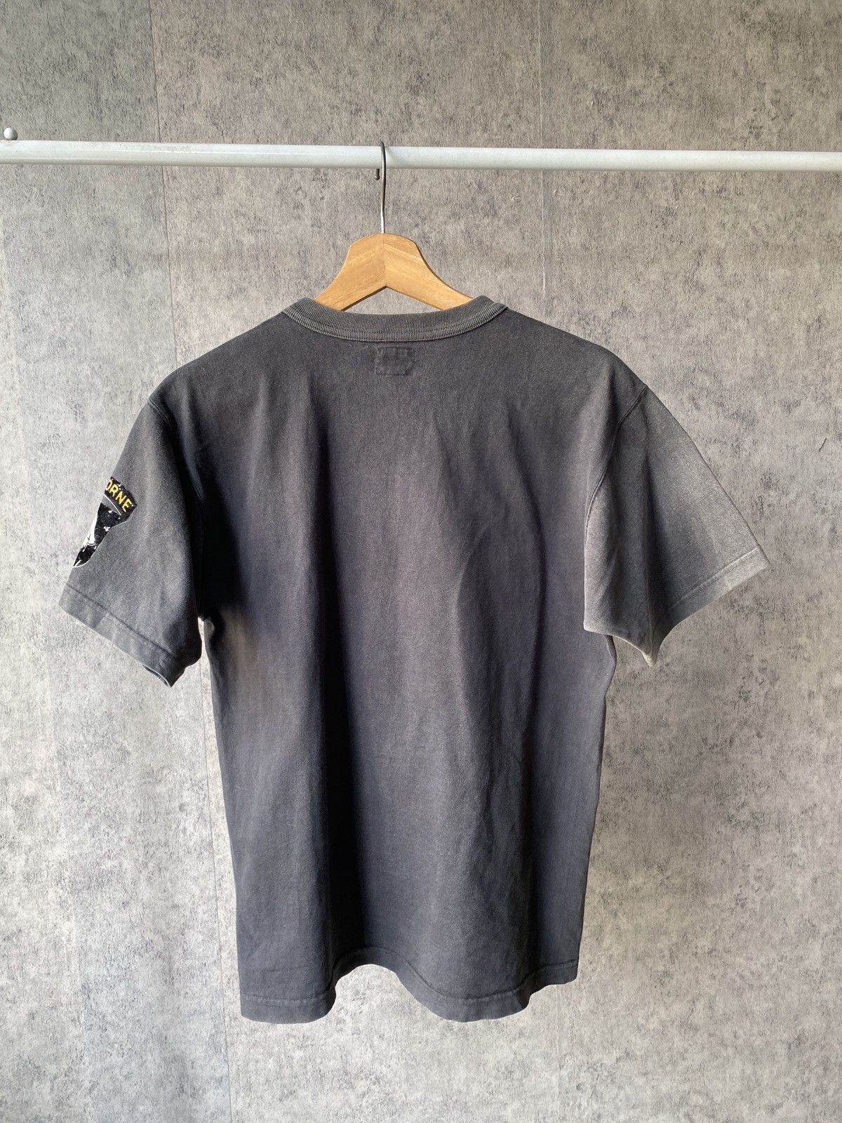The Real McCoy's The Real Mccoys Para-Dice Air Bone Black Faded T Shirt Size US M / EU 48-50 / 2 - 2 Thumbnail