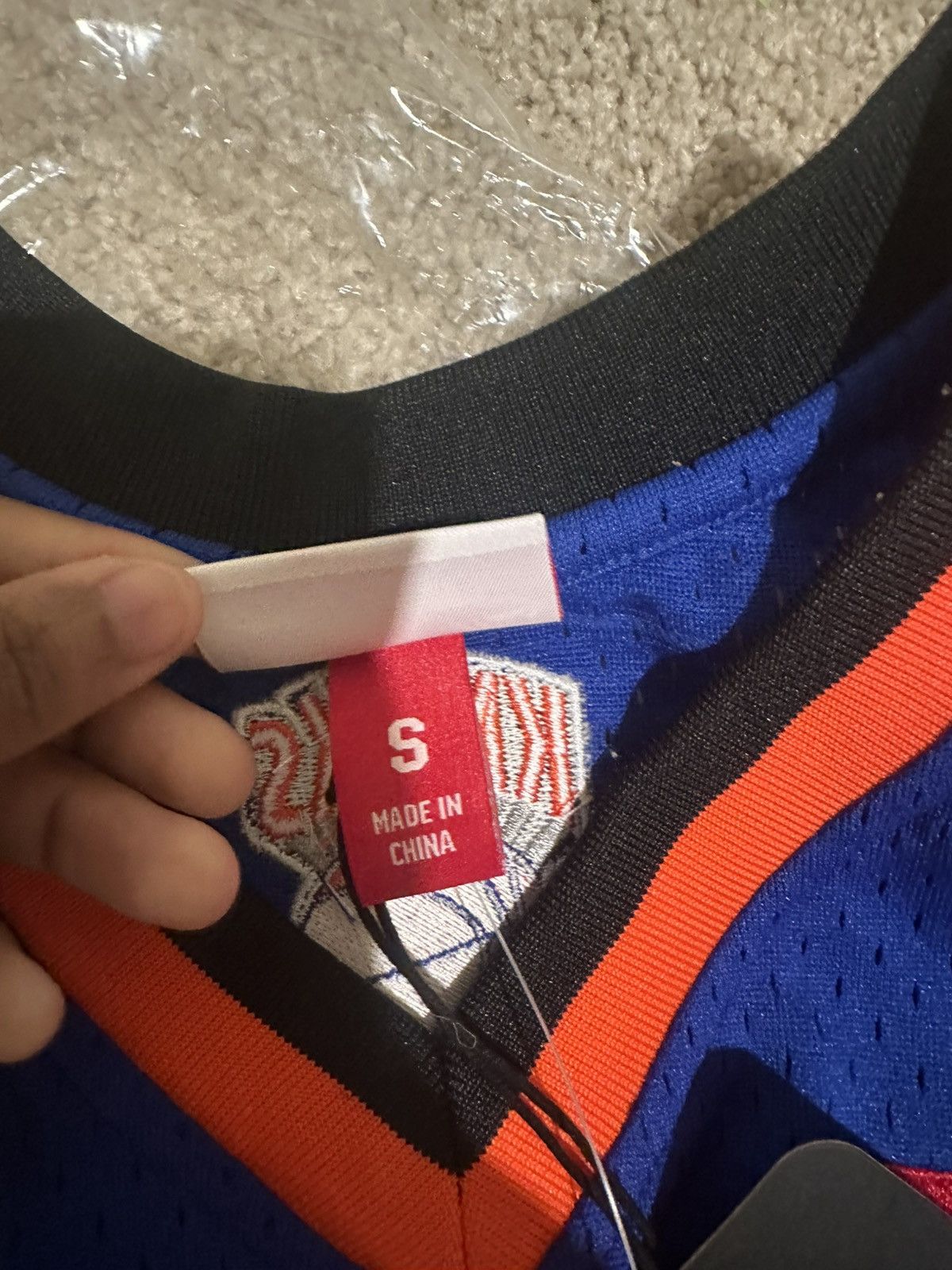 Mitchell & Ness NBA WU TANG SHAOLIN X BRNBA REMIX JERSEY KNICKS (SMALL) Size US S / EU 44-46 / 1 - 5 Thumbnail