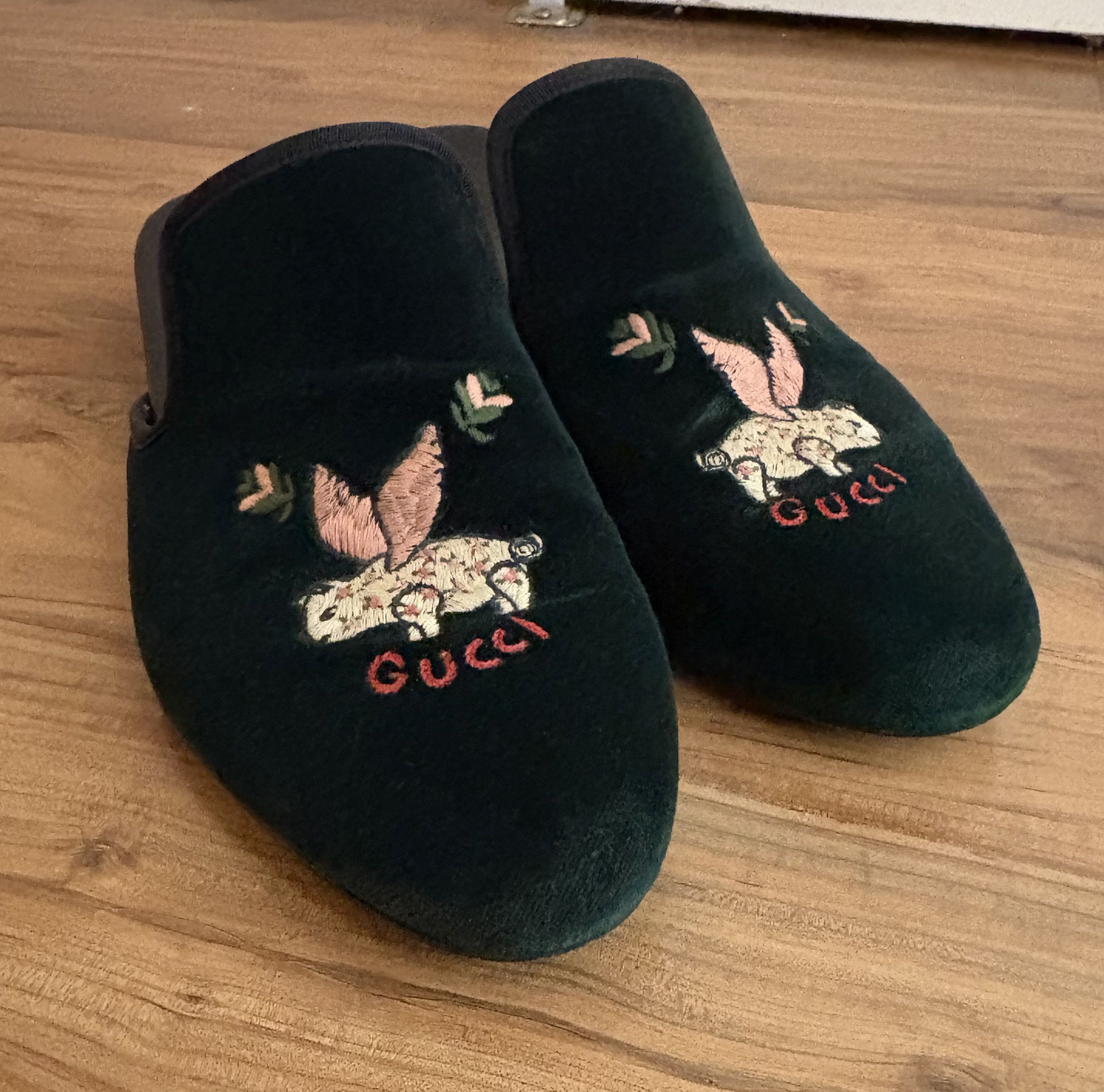 Gucci Green Velvet Slides Size US 9 / EU 42 - 1 Thumbnail