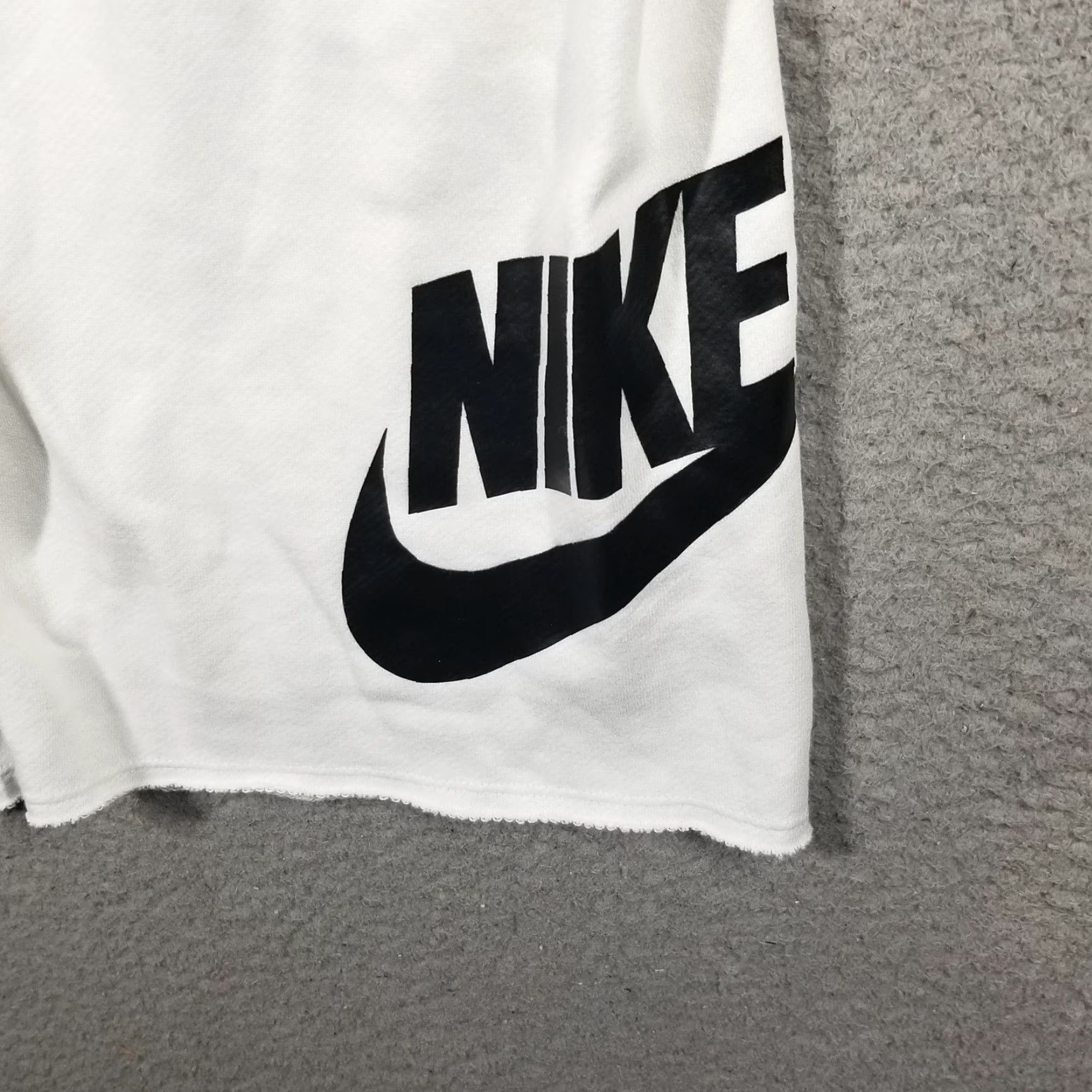 Nike Nike Mens Sportswear Shorts Alumini DX0502-100 White Soft Terr y French Size US 31 - 3 Thumbnail