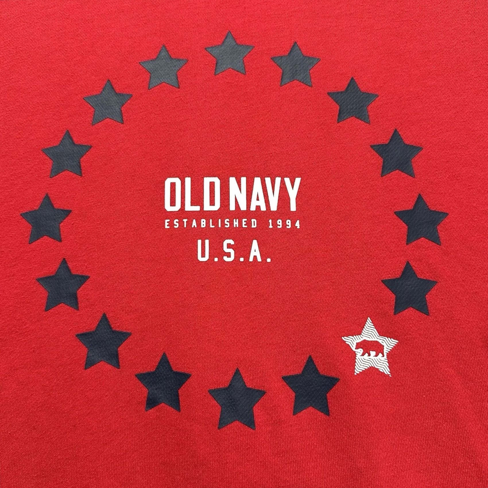 Old Navy Old Navy Sweater Womens Large Crew Crop Robbie Red Stars Logo Graphic Print EUC Size S / US 4 / IT 40 - 2 Thumbnail