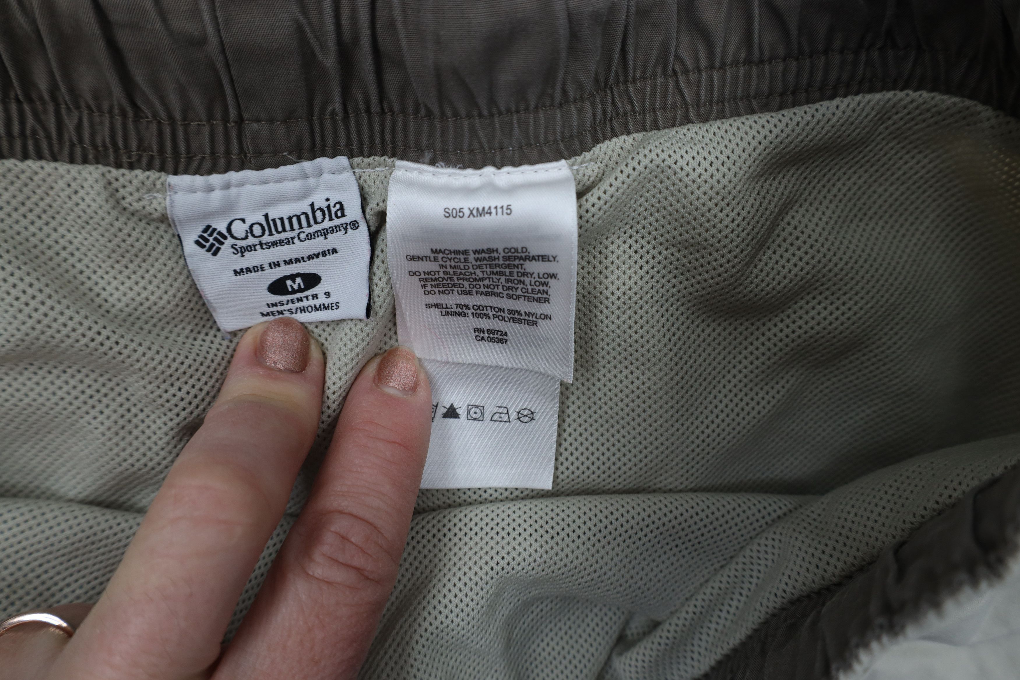 Columbia × Vintage Vintage Columbia Spell Out Lined Cargo Shorts Beige Tan Size US 32 / EU 48 - 9 Thumbnail
