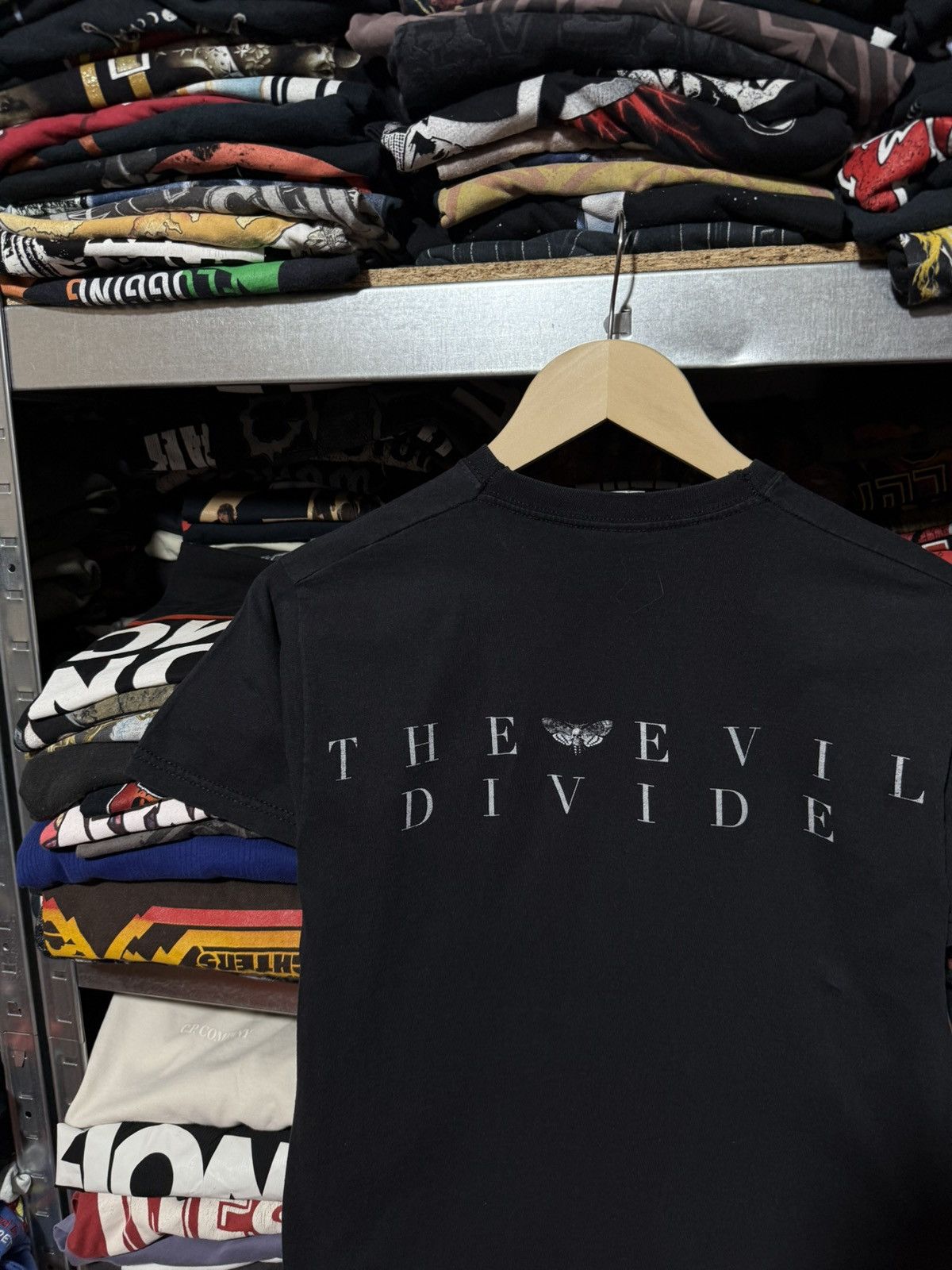 Band Tees Vintage The Evil Divide Death Angels 2016 Rock T-Shirt Y2K Size US S / EU 44-46 / 1 - 4 Thumbnail