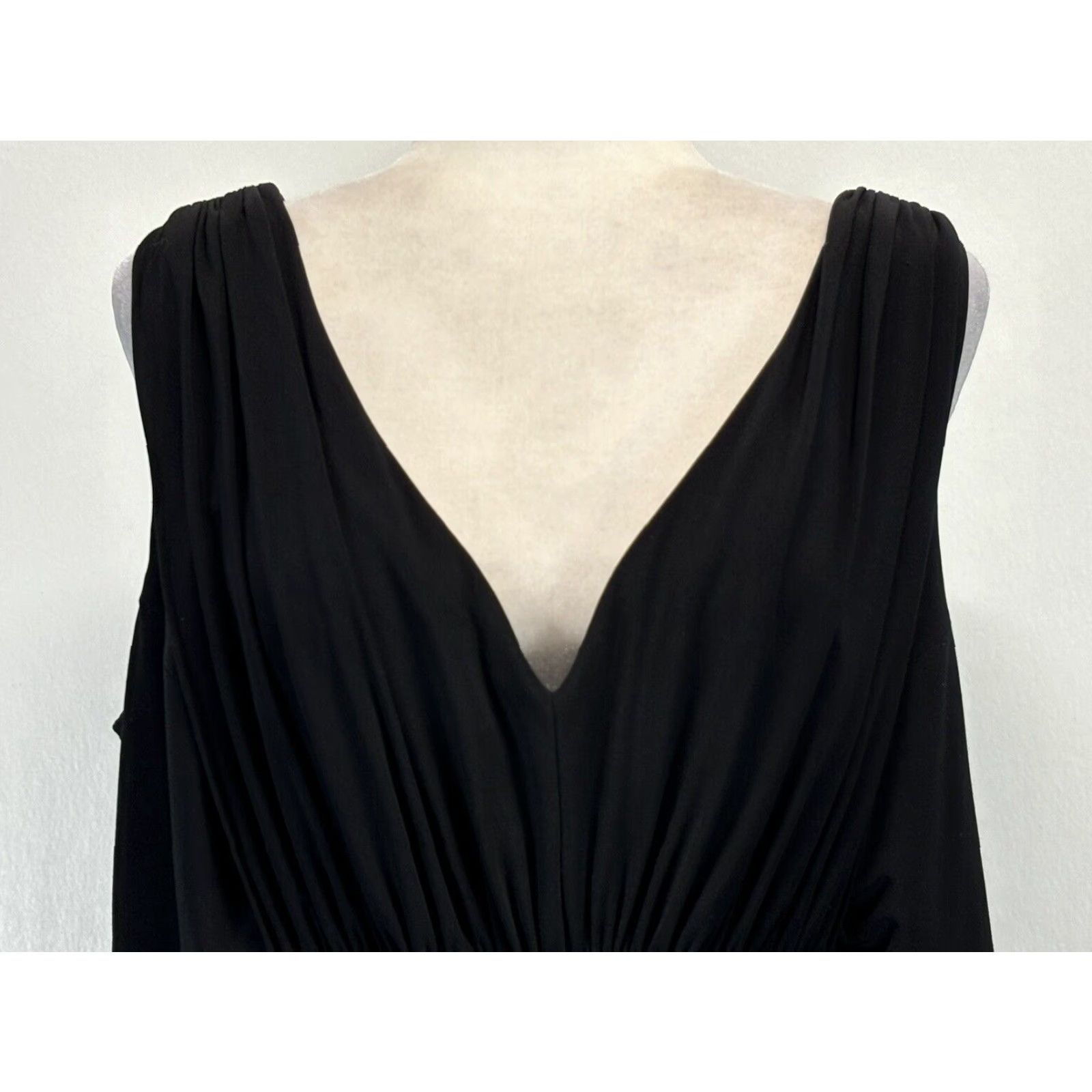 Jones New York VINTAGE Jones New York Satin Dress 18W Plus Black Knee Length Draped V-Neck Sleeveless Womens Size XXL / US 16-18 / IT 52-54 - 5 Thumbnail