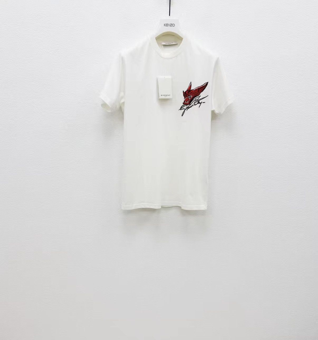 Givenchy Givenchy 100% Cotton Embroidered Short Sleeve T-shirt J30 Size US XS / EU 42 / 0 - 1 Thumbnail