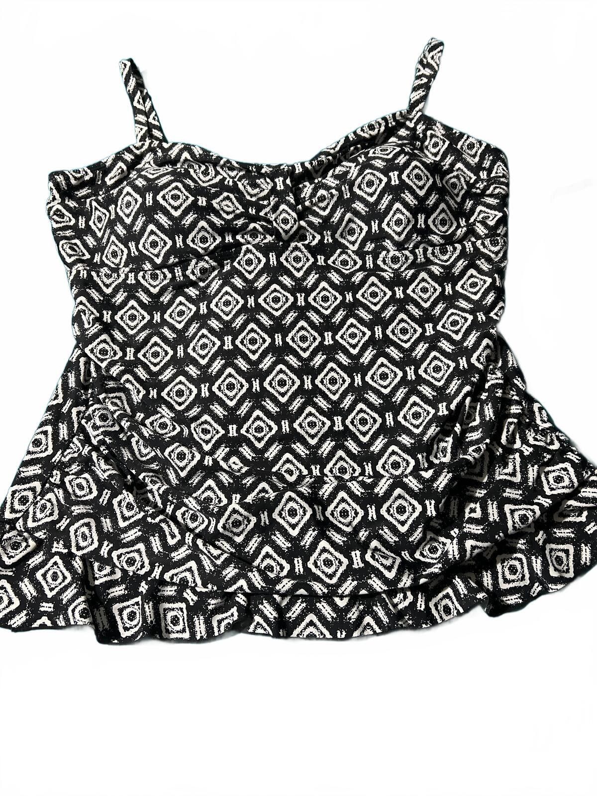 Hilo Hattie Hilor Black White Patterned Sleeveless Top Ruffle Detail 20 Size ONE SIZE - 2 Thumbnail