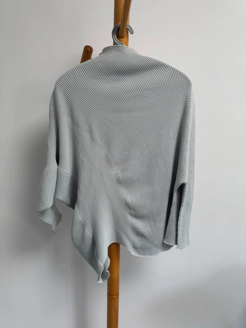Issey Miyake Issey Miyake size:2 A light grey flower-bud shaped top swe Size XS / US 0-2 / IT 36-38 - 2 Thumbnail