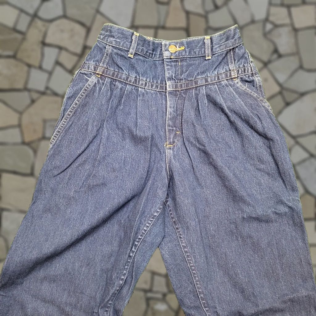 Lee VTG 80s Lee High Waisted Mom Jeans Womens 27x32 Pleated Tapered Jeans Child/Adult? Size 27" / US 4 / IT 40 - 1 Thumbnail
