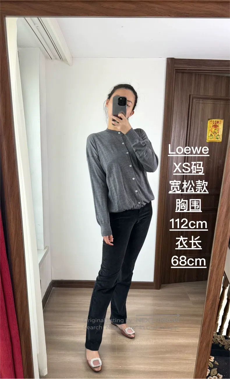 Loewe Loewe Cashmere sweater with letter logo design on the back Size XS / US 0-2 / IT 36-38 - 2 Thumbnail
