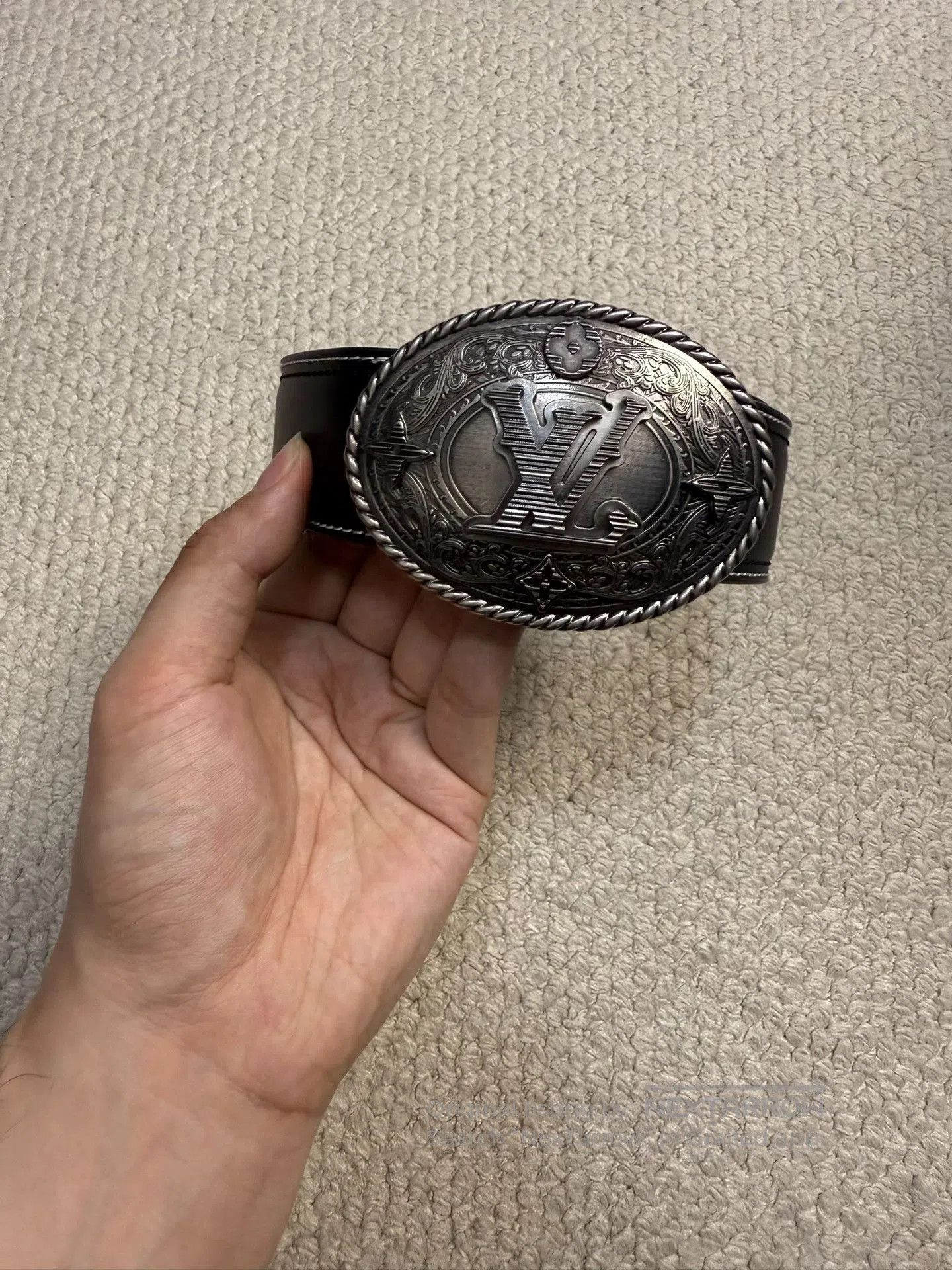 Louis Vuitton Louis Vuitton Shield 35mm Belt. Size ONE SIZE - 1 Thumbnail
