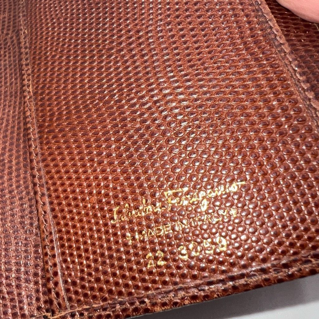 Salvatore Ferragamo Salvatore Ferragamo Vera Ribbon Wallet Brown and Gold Size ONE SIZE - 8 Thumbnail