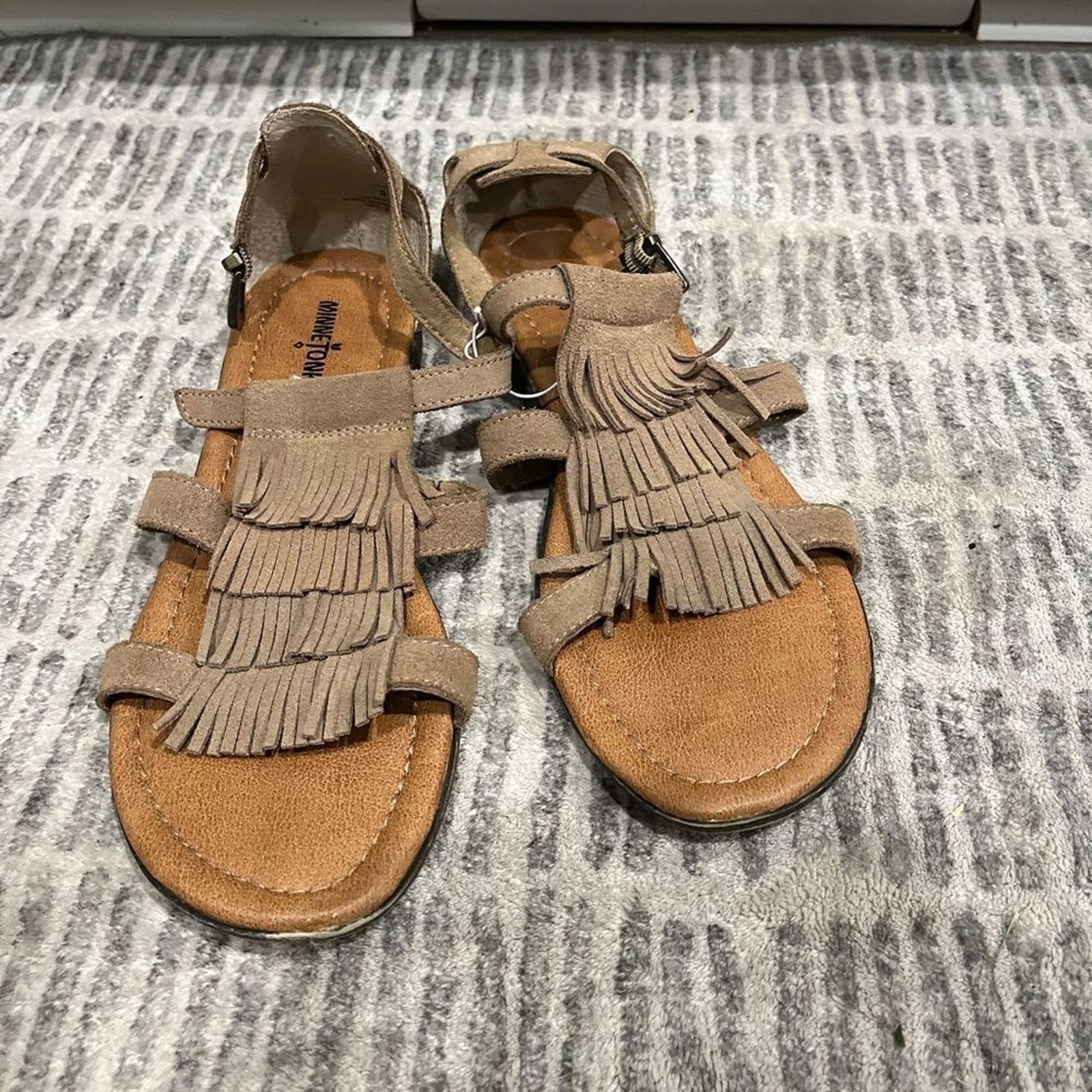 Minnetonka Minnetonka Strappy Fringe Sandals Suede Upper Leather Size 9 Size US 9 / IT 39 - 6 Thumbnail