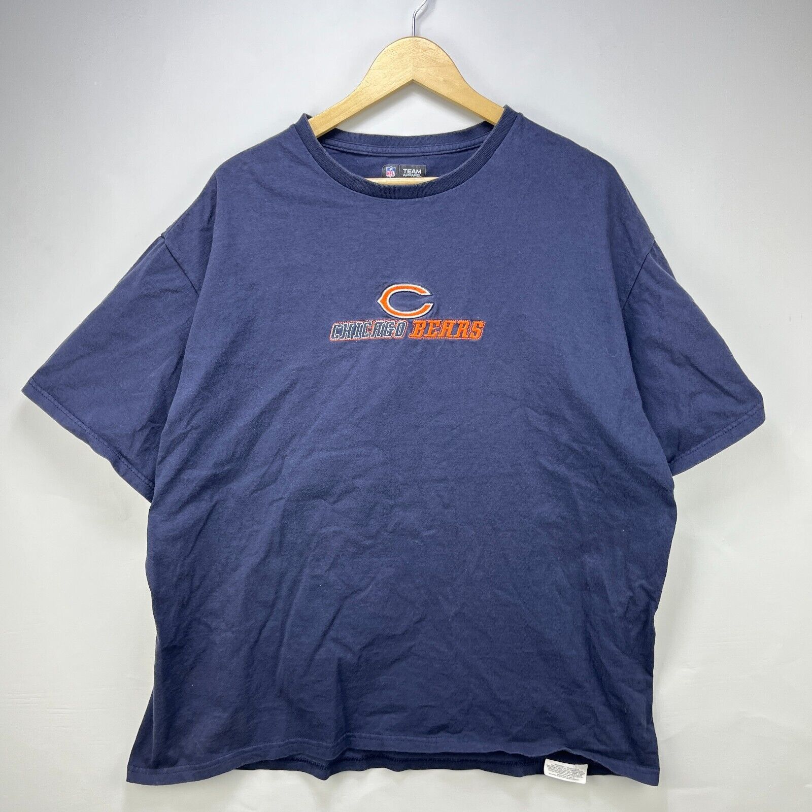 Vintage Vintage Y2K Chicago Bears Embroidered T-Shirt XL NFL Size US XL / EU 56 / 4 - 1 Thumbnail