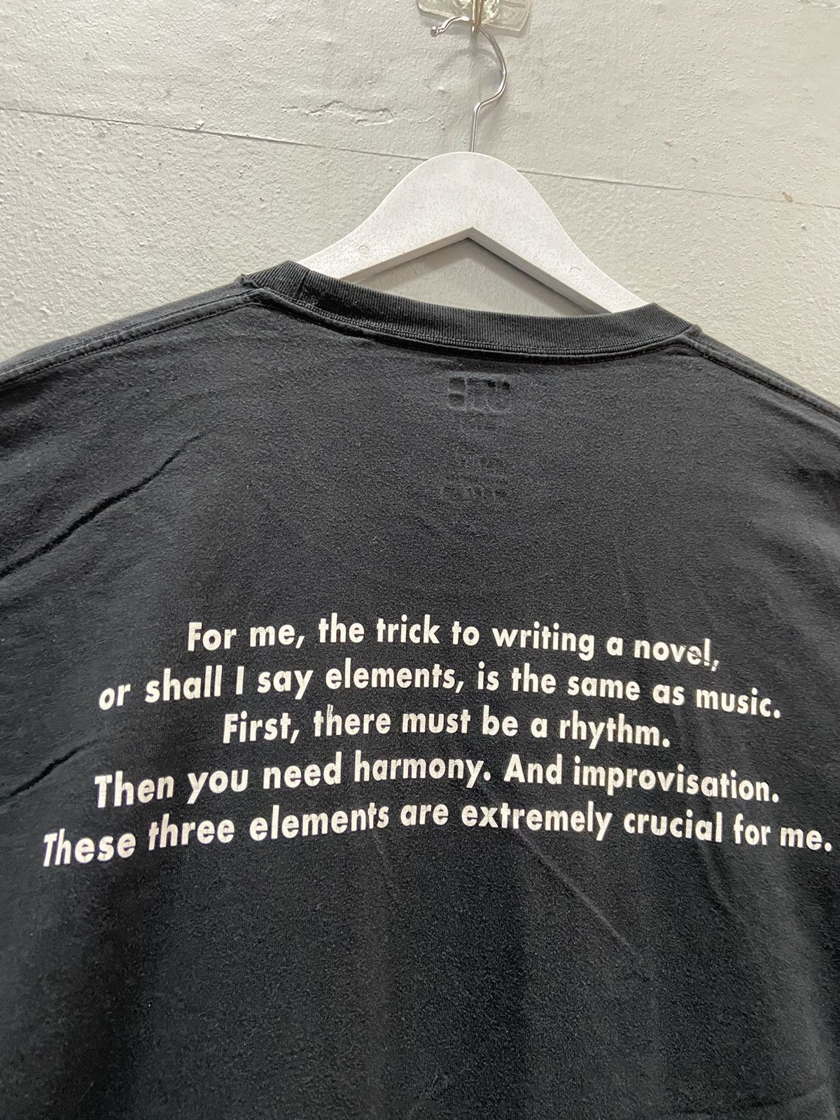Uniqlo HARUKI MURAKAMI RADIO TOKYO FM x UNIQLO TEE SHIRT Size US XL / EU 56 / 4 - 9 Thumbnail