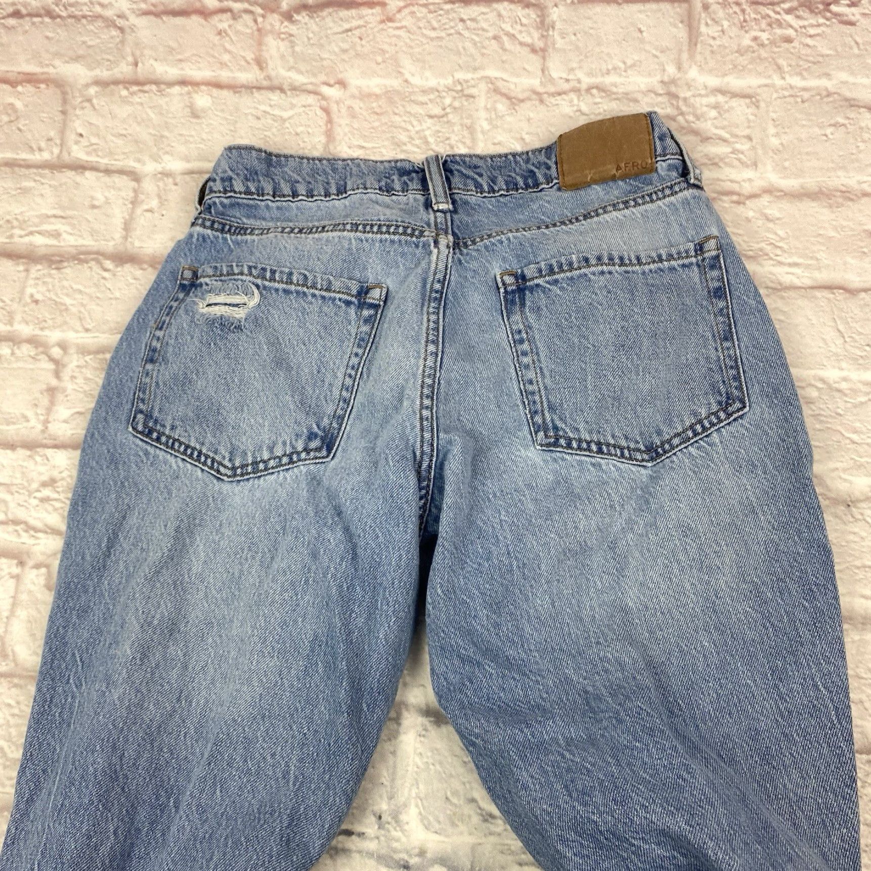 Vintage Aéropostale Jeans Mom Jean Distressed High Rise Light Wash Size 2 Women's Regular Blue Denim 26in Inseam Size 26" / US 2 / IT 38 - 5 Thumbnail
