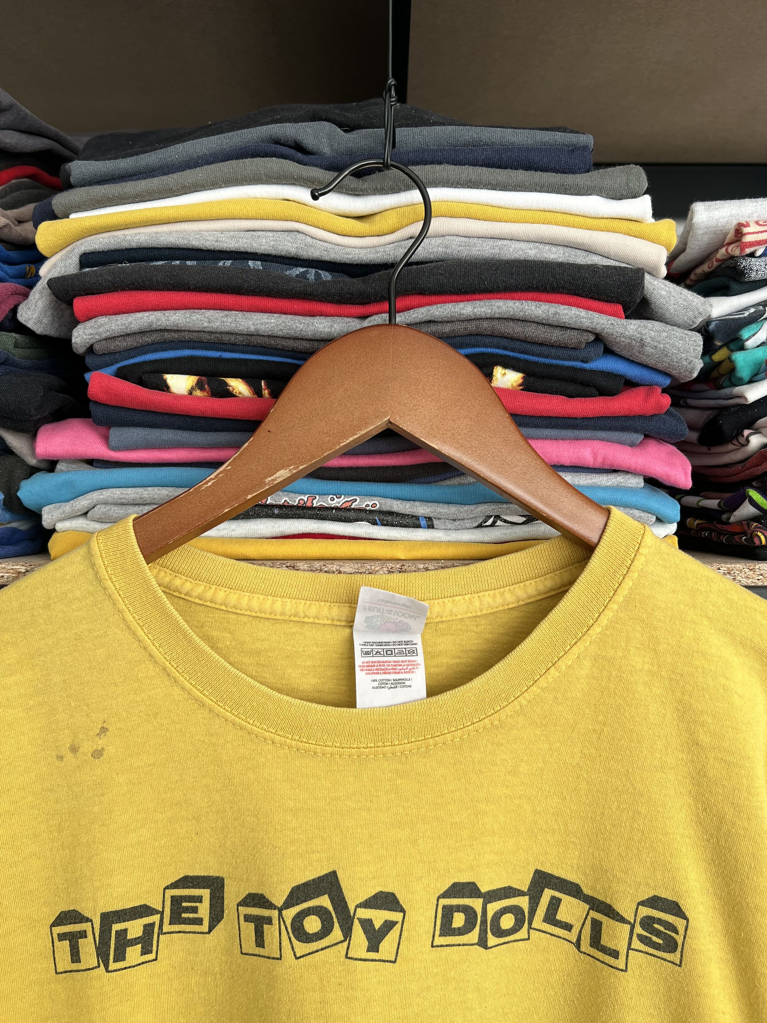 Band Tees Vintage 2000s The Toy Dolls Punk Rock Band Yellow Tee Size US L / EU 52-54 / 3 - 5 Thumbnail