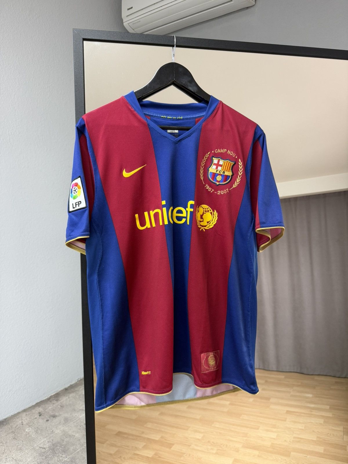 Nike Vintage Nike Barcelona #10 Ronaldinho 2007/08 Jersey Shirt Size US M / EU 48-50 / 2 - 3 Thumbnail