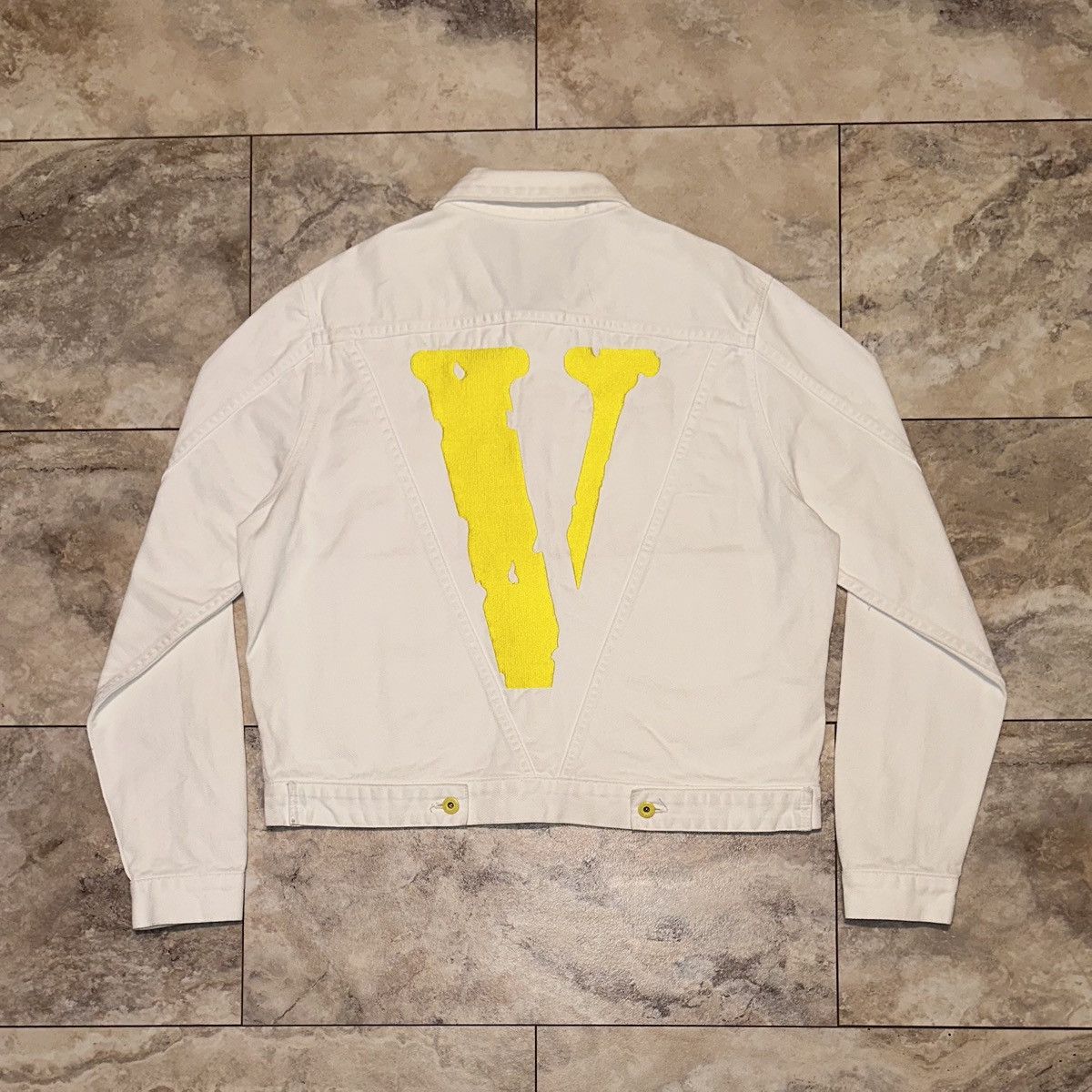 Vlone 1/1 VLONE Friends Sample White Denim Jacket Yellow Size XL Size US XL / EU 56 / 4 - 2 Thumbnail