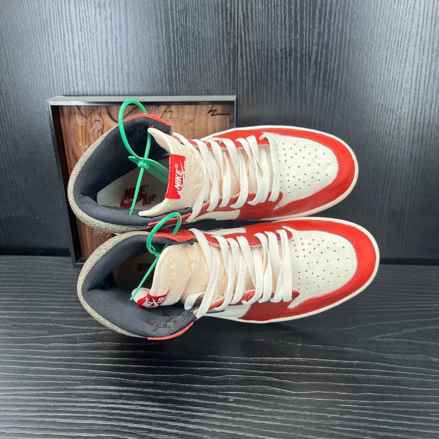 Nike Air Jordan 1 Distressed Chicago 42 US with box Near Mint Size US 9 / EU 42 - 5 Thumbnail