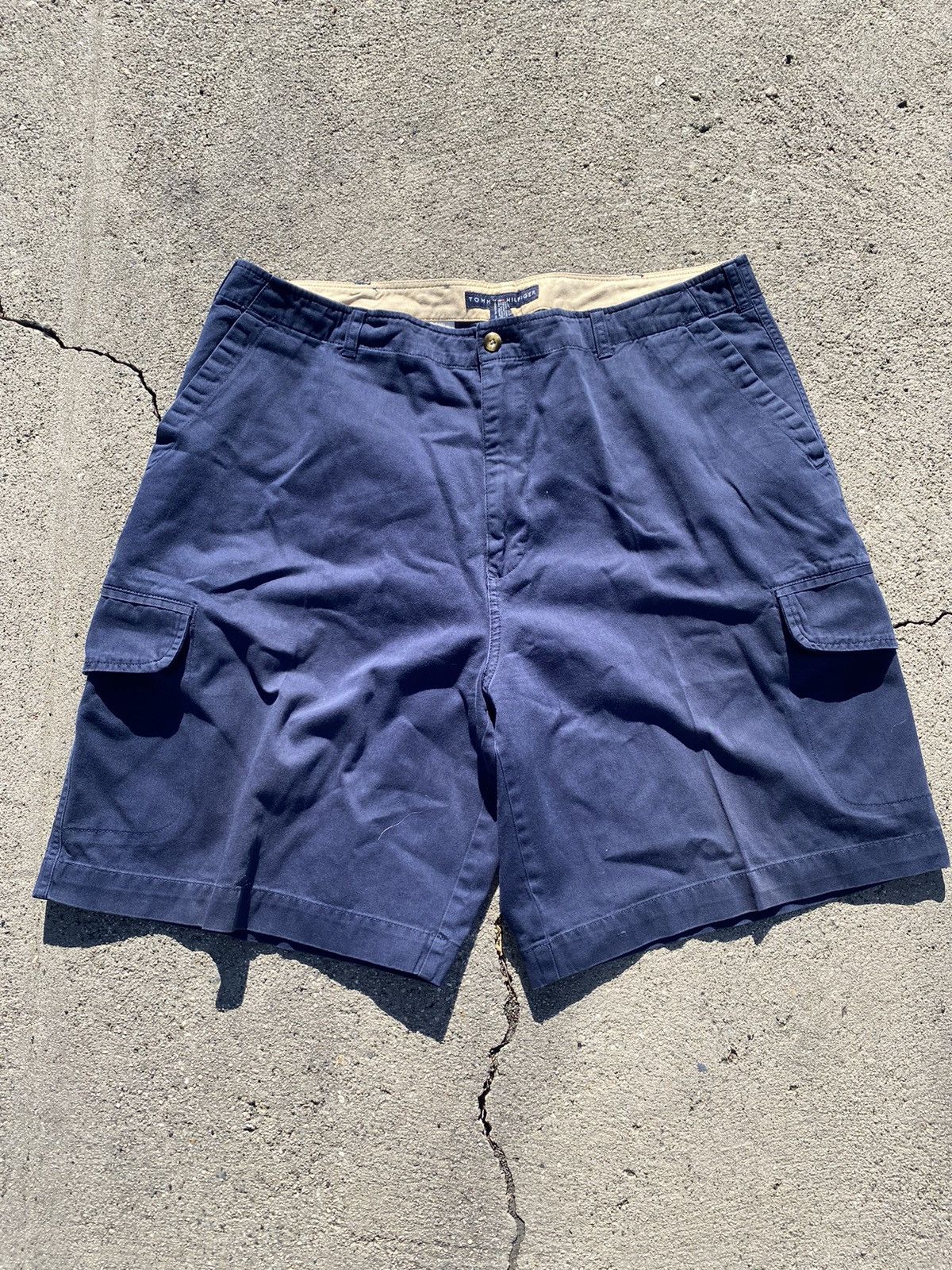Tommy Hilfiger × Vintage Cargo vintage Tommy Hilfiger shorts Size US 38 / EU 54 - 1 Thumbnail