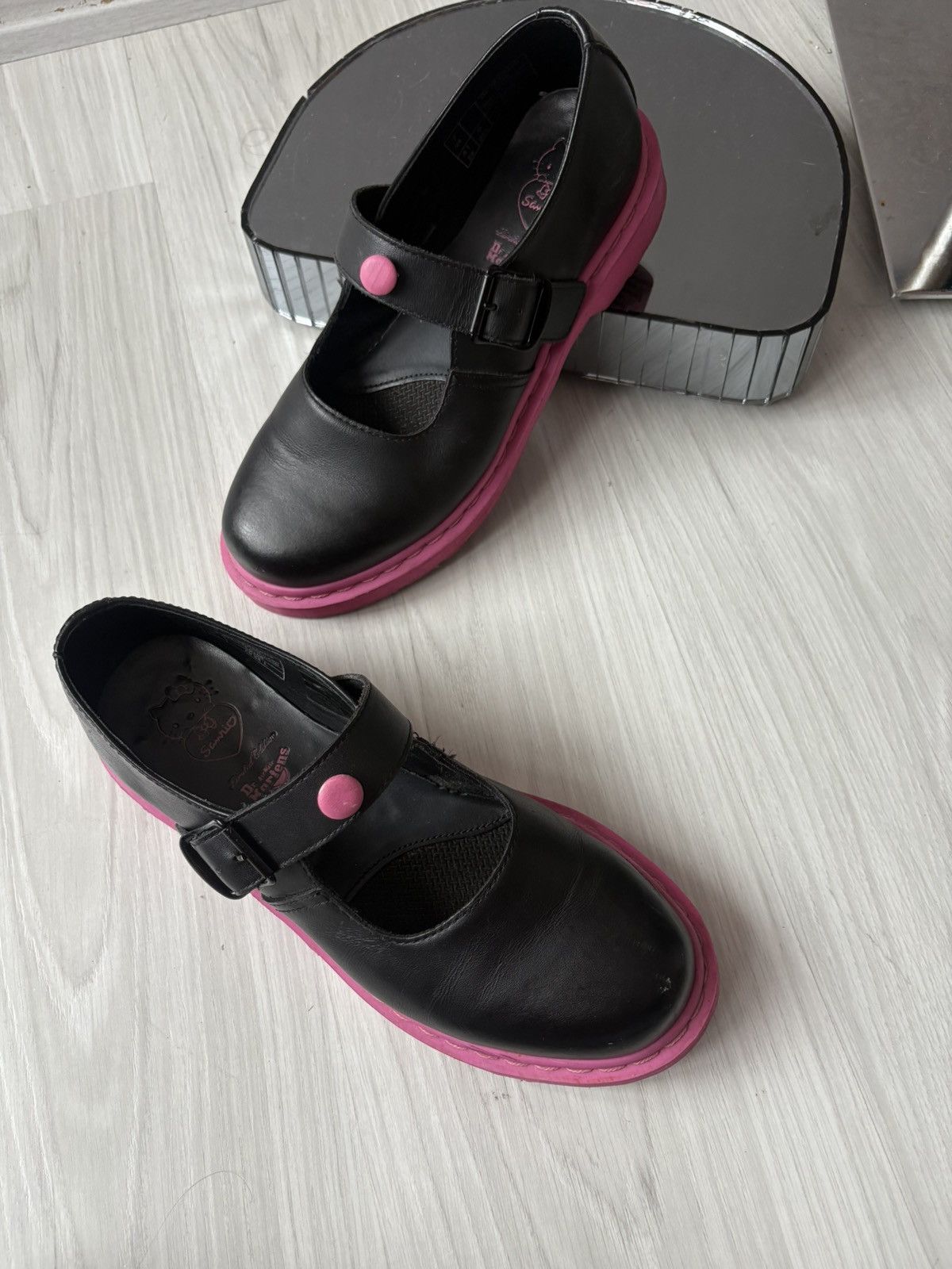 Dr. Martens Dr Martens x Hello Kitty 2010 mary janes Size US 11 / IT 41 - 11 Thumbnail