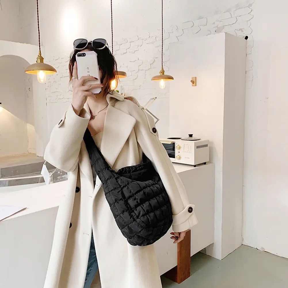 Japanese Brand × Vintage Quilted puffer cream shoulder tote bag Size ONE SIZE - 2 Thumbnail