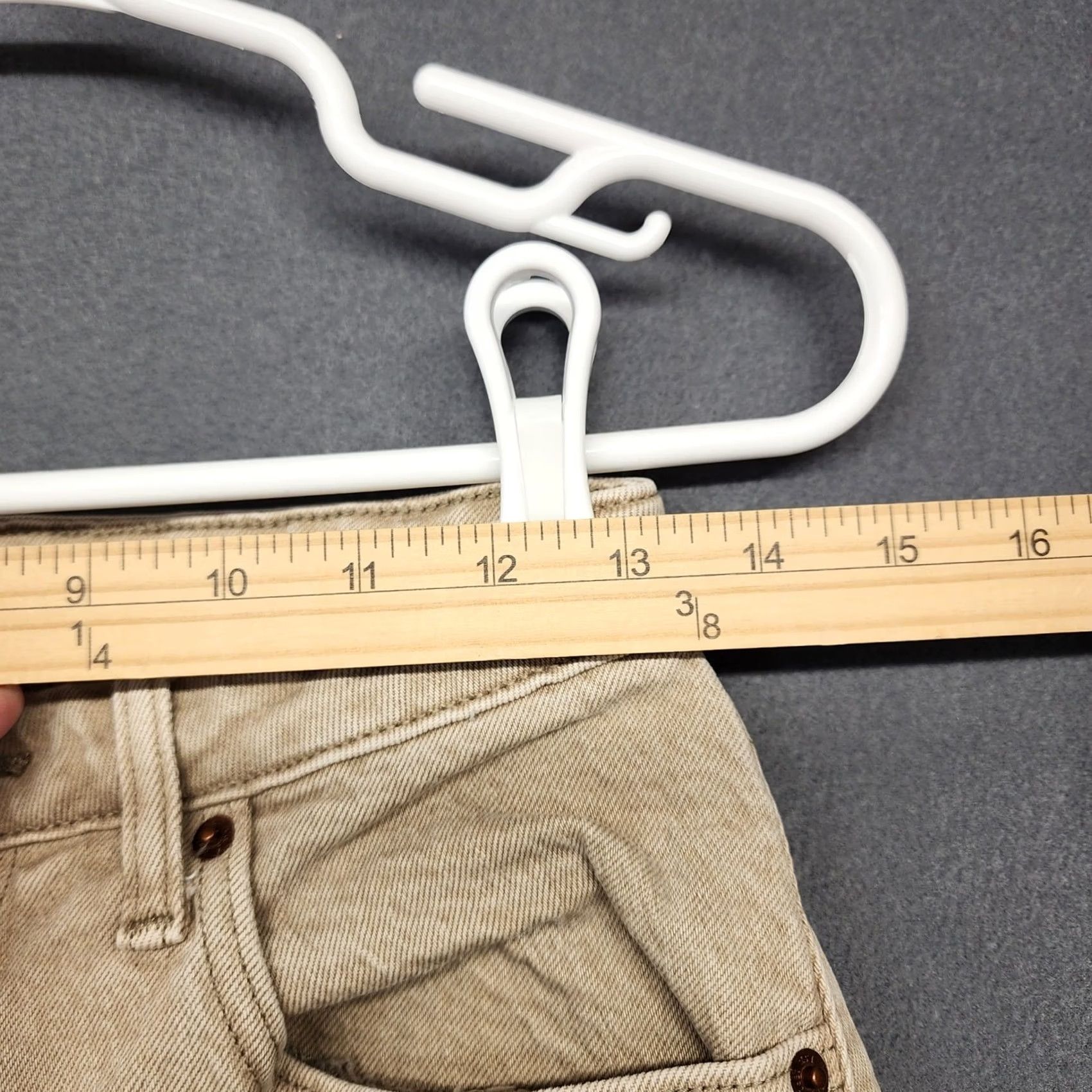 Abercrombie & Fitch Abercrombie 90s Relaxed High Rise Curve Love Jeans 4 Tan Straight Stretch Jeans Women Regular 30in Inseam Cotton Blend 5-Pocket Rise High Size 27" / US 4 / IT 40 - 6 Thumbnail
