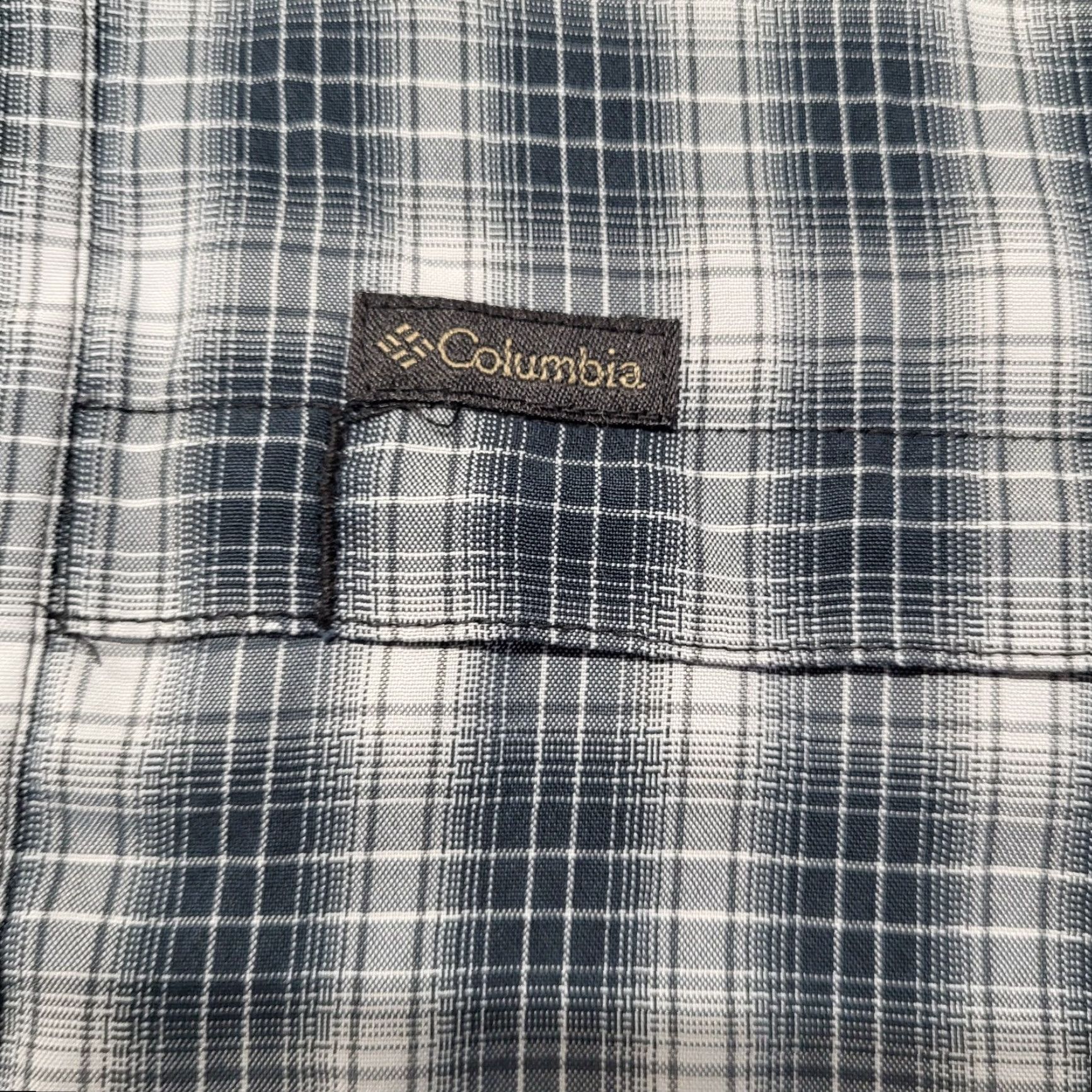 Vintage Columbia Shirt Mens XL Black Gray Plaid Lightweight Pockets Omni-Shield Button Size US XL / EU 56 / 4 - 7 Thumbnail
