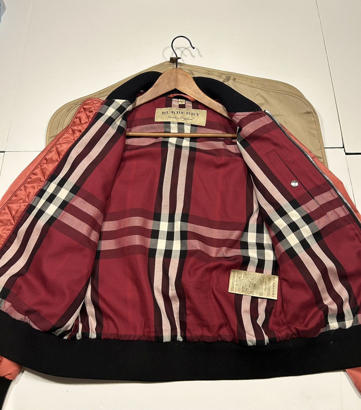 Burberry × Vintage burberry red vintage bomber jacket Size US S / EU 44-46 / 1 - 3 Thumbnail