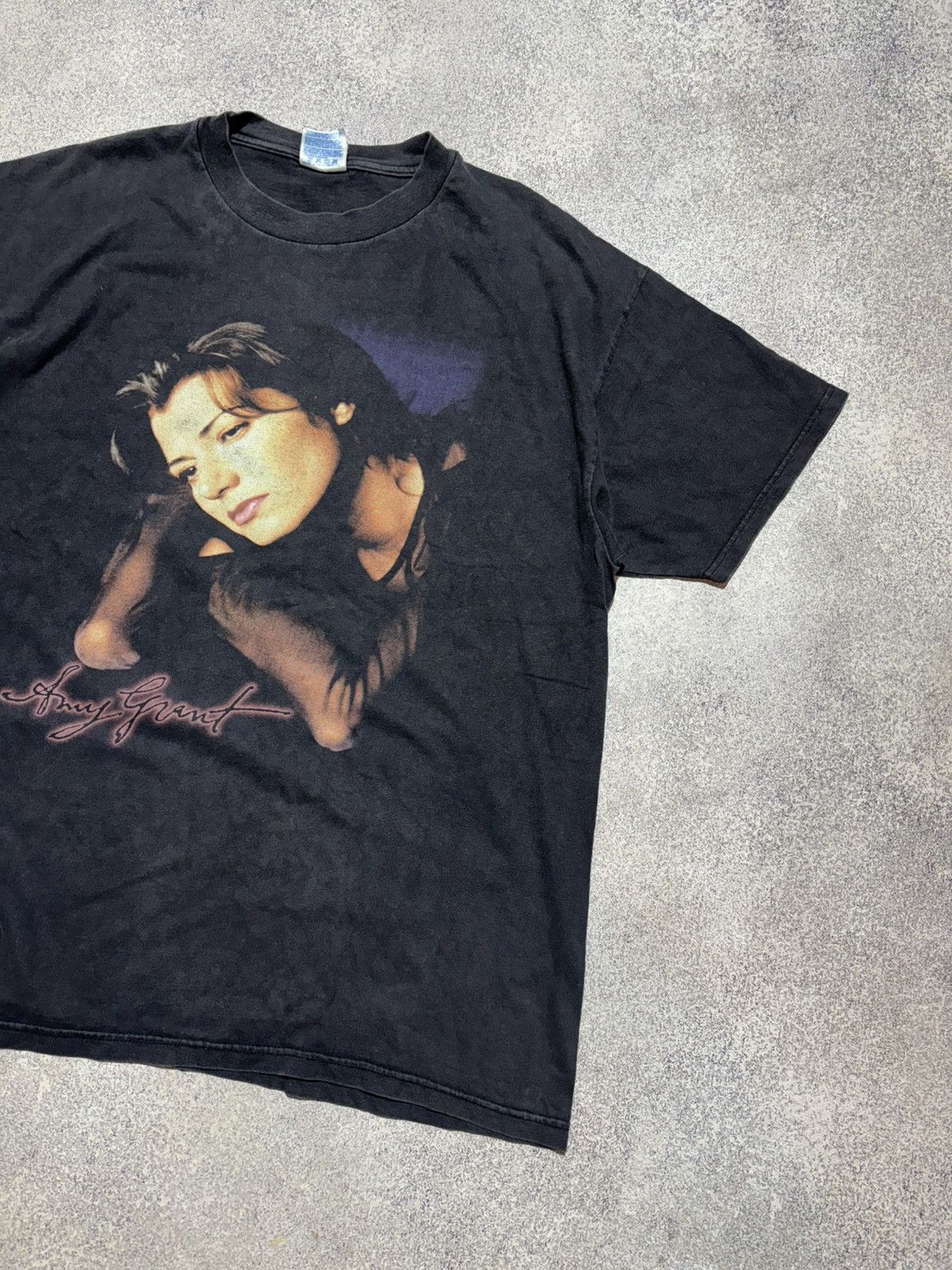 Vintage Vintage Ariana Grande World Tour 1998 Behind The Eyes t-shir Size US XL / EU 56 / 4 - 2 Thumbnail