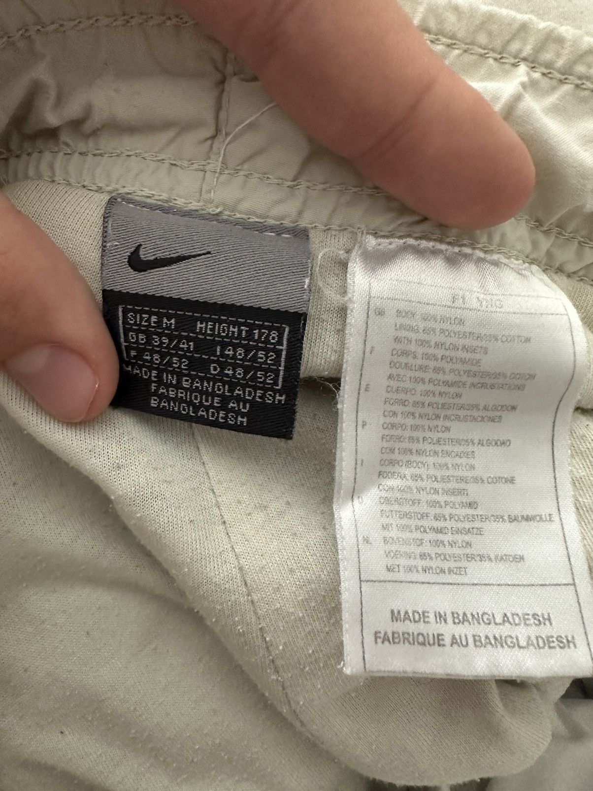 Nike Nike Vintage 00’s White Baggy Nylon Sweatpants y2k size L Size US 34 / EU 50 - 9 Thumbnail