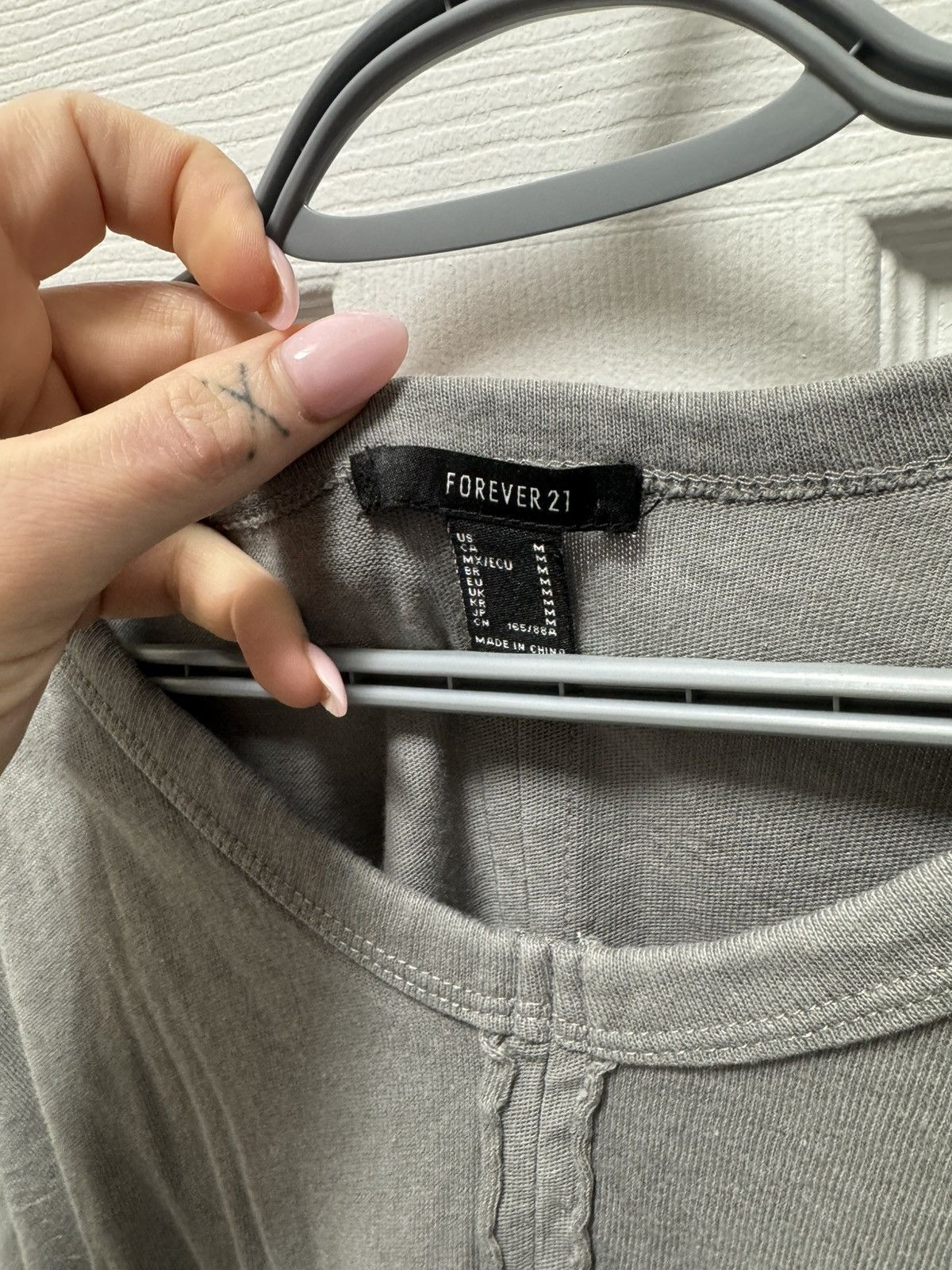 Forever 21 Forever 21 Grey Middle Stitch Cropped Top Rick Owens Style Size US M / EU 48-50 / 2 - 2 Thumbnail