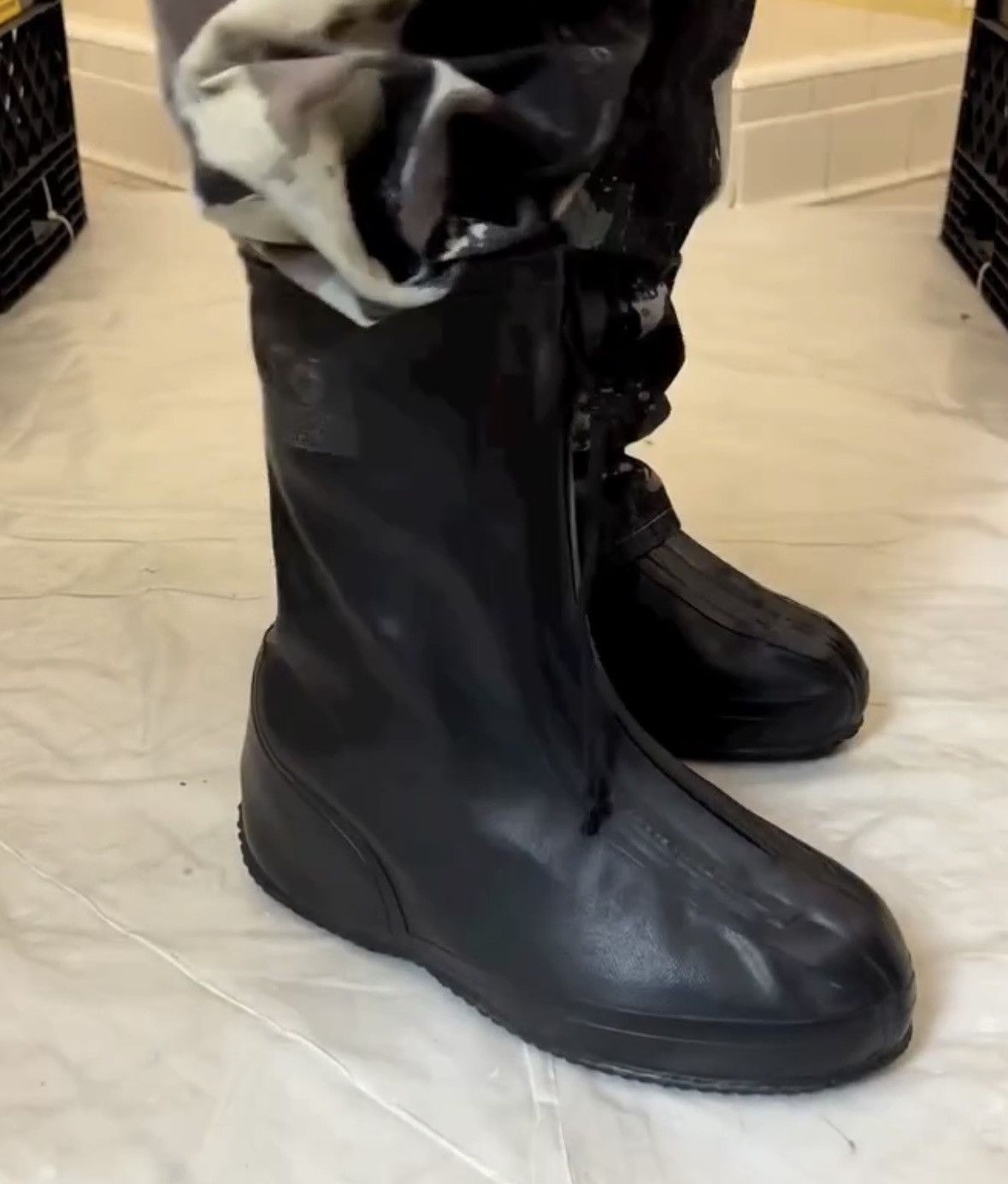 Bata 1980s German Rubber Bunny Snow Tractor Yeezy Overboot Size US 11.5 / EU 44-45 - 7 Thumbnail
