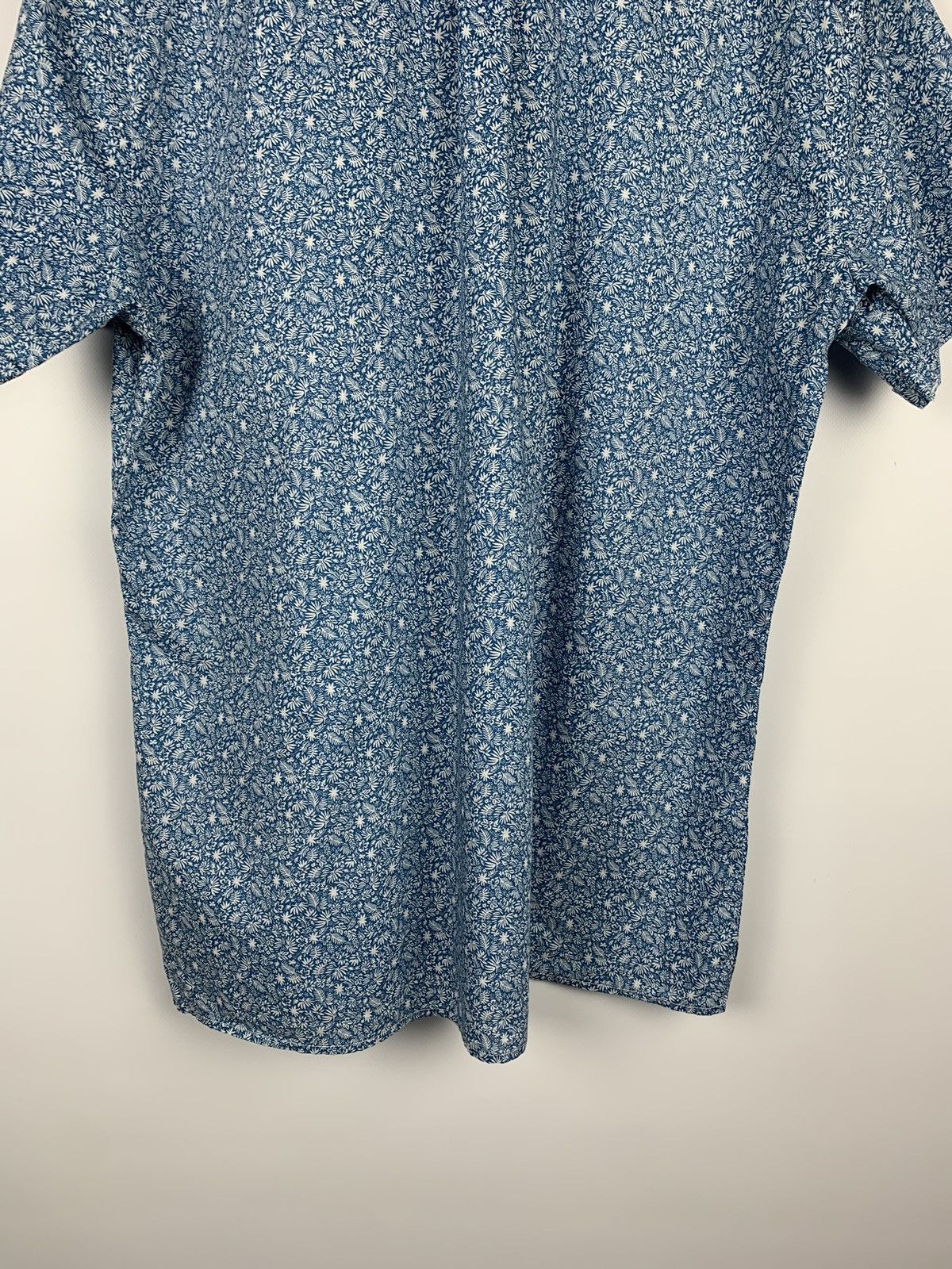 Barbour Barbour Floral Shirt Short Sleeve Size M Regular Fit Blue Size US M / EU 48-50 / 2 - 8 Thumbnail