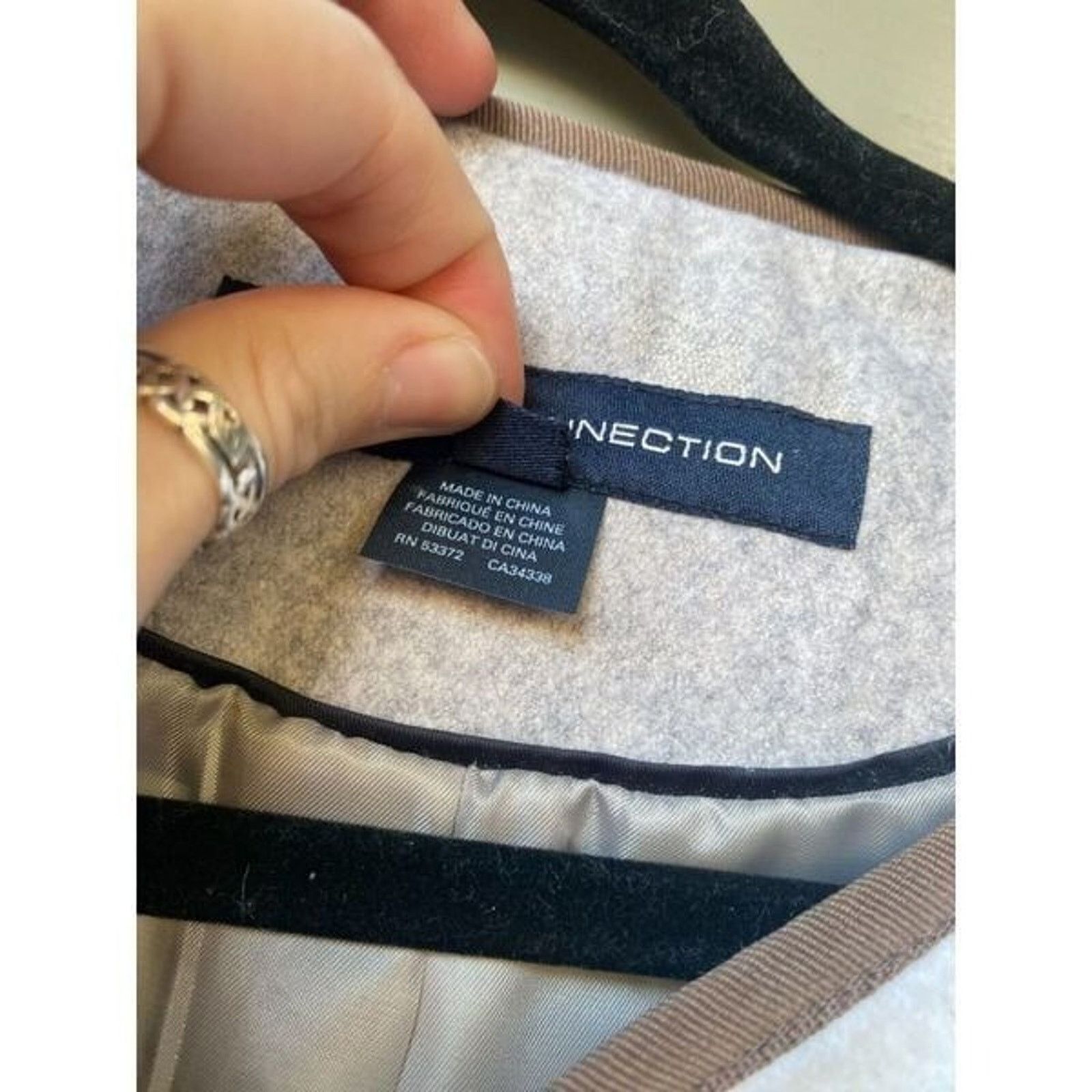 French Connection French Connection EUC Coat Ivory Gray Wool, Sz 10, MP $178 Size L / US 10 / IT 46 - 4 Thumbnail