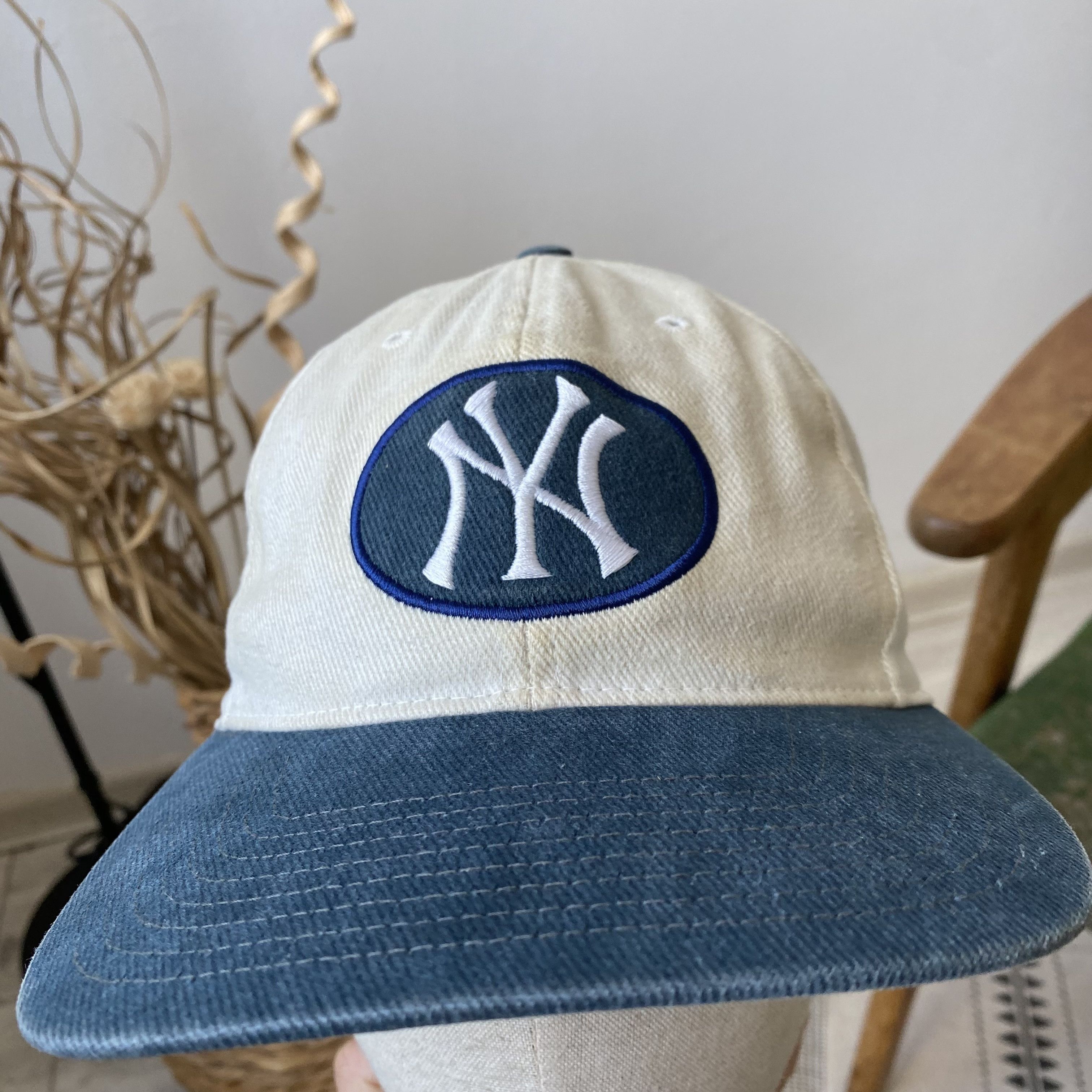 New York Yankees ⚾️ Vintage 90s Faded New York Yankees cap Dad hat Size ONE SIZE - 3 Thumbnail