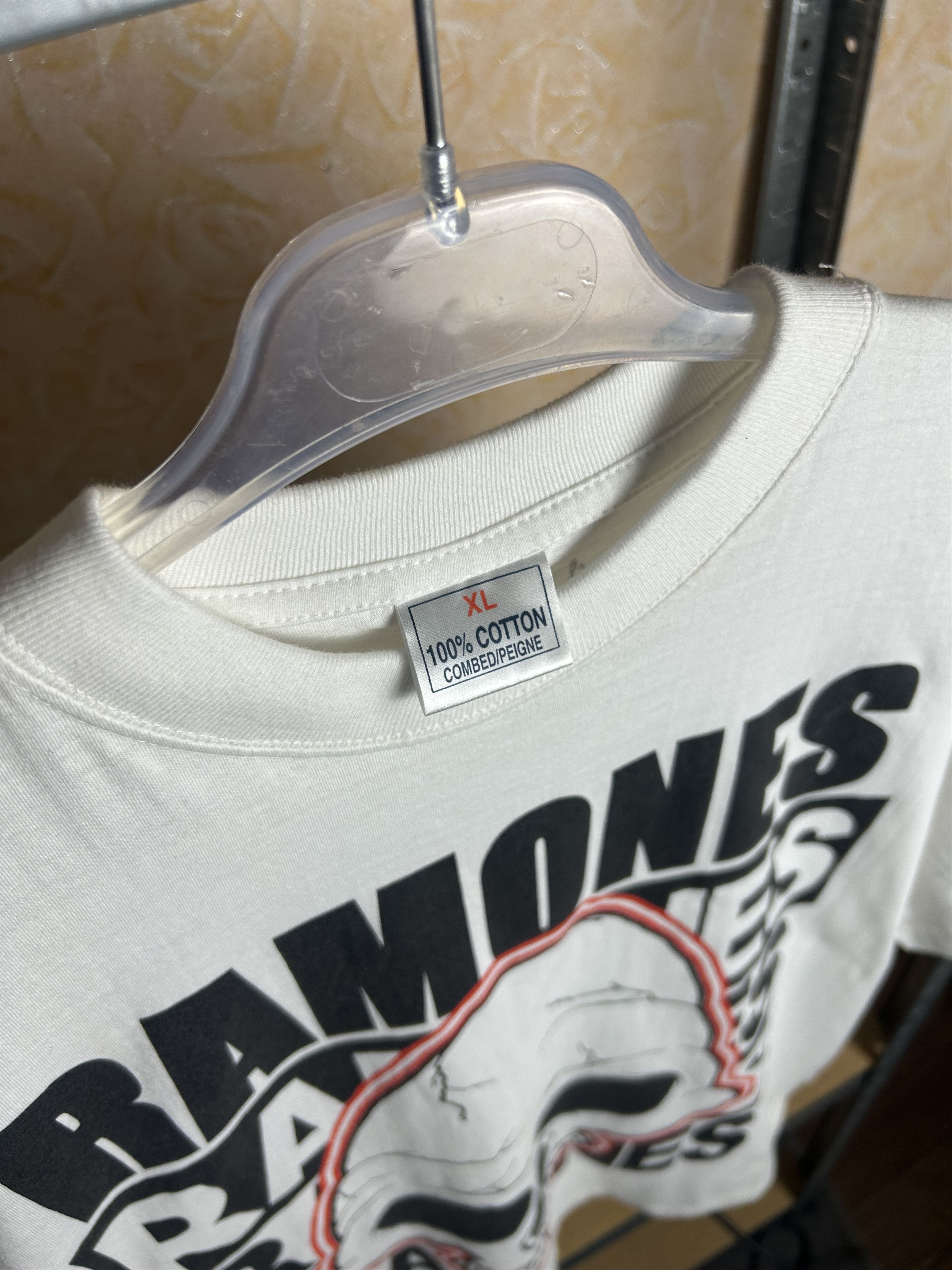 Band Tees Vintage 90s Ramones Punk Rock Band T-shirt Size US XL / EU 56 / 4 - 4 Thumbnail