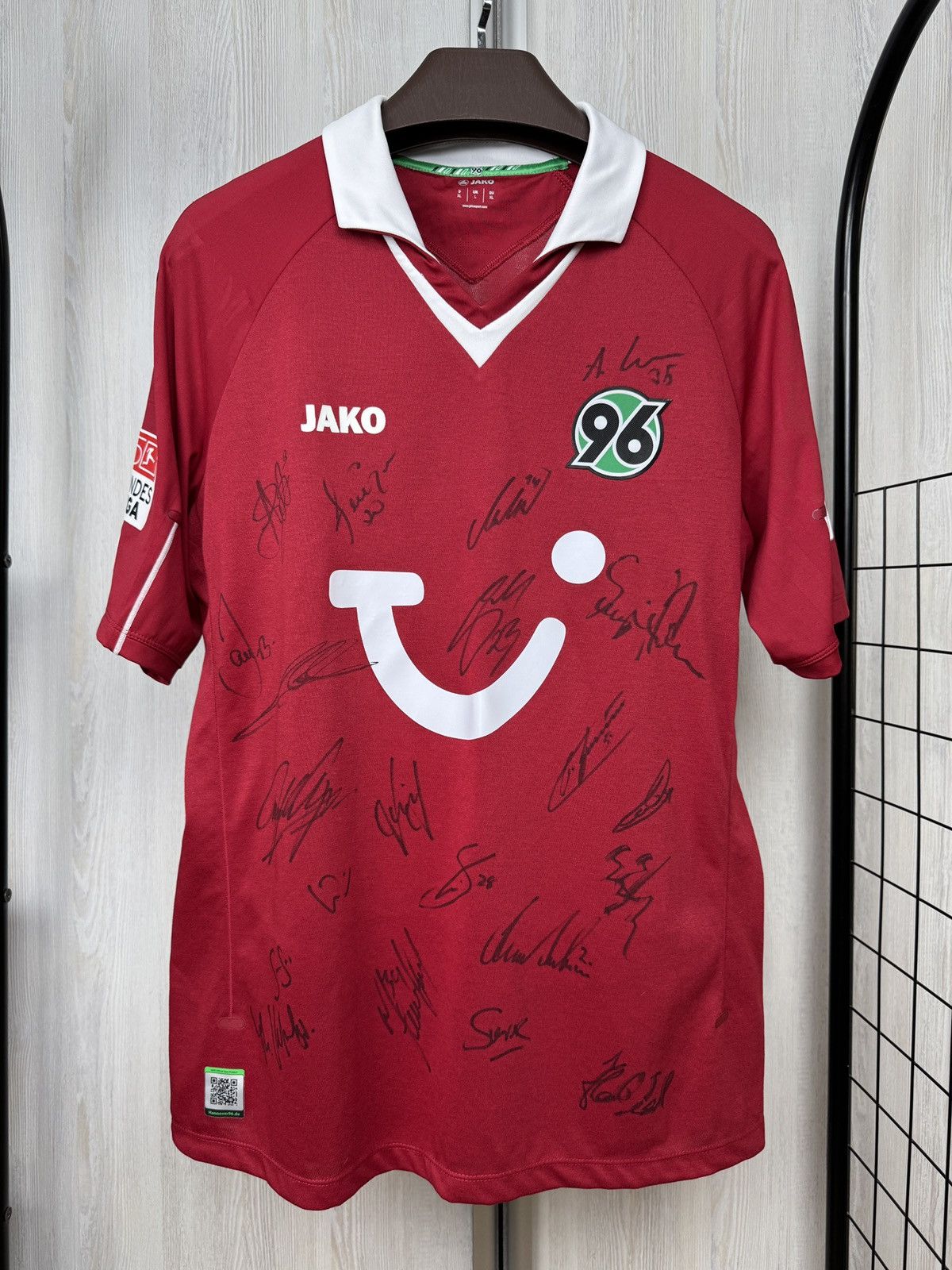 Other HANNOVER 96 2012 13 HOME Player Issue Shirt JAKO #17 DJOUROU Size US L / EU 52-54 / 3 - 2 Thumbnail