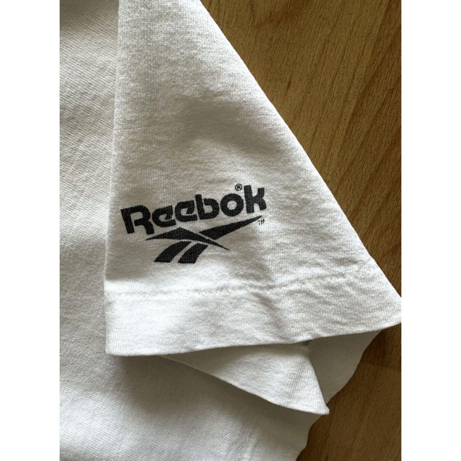 Reebok VINTAGE Reebok Michigan Wolverines Football T-Shirt XL White Crew Neck Short Sleeve Men USA 90s Graphic Print Logo Size US XL / EU 56 / 4 - 4 Thumbnail