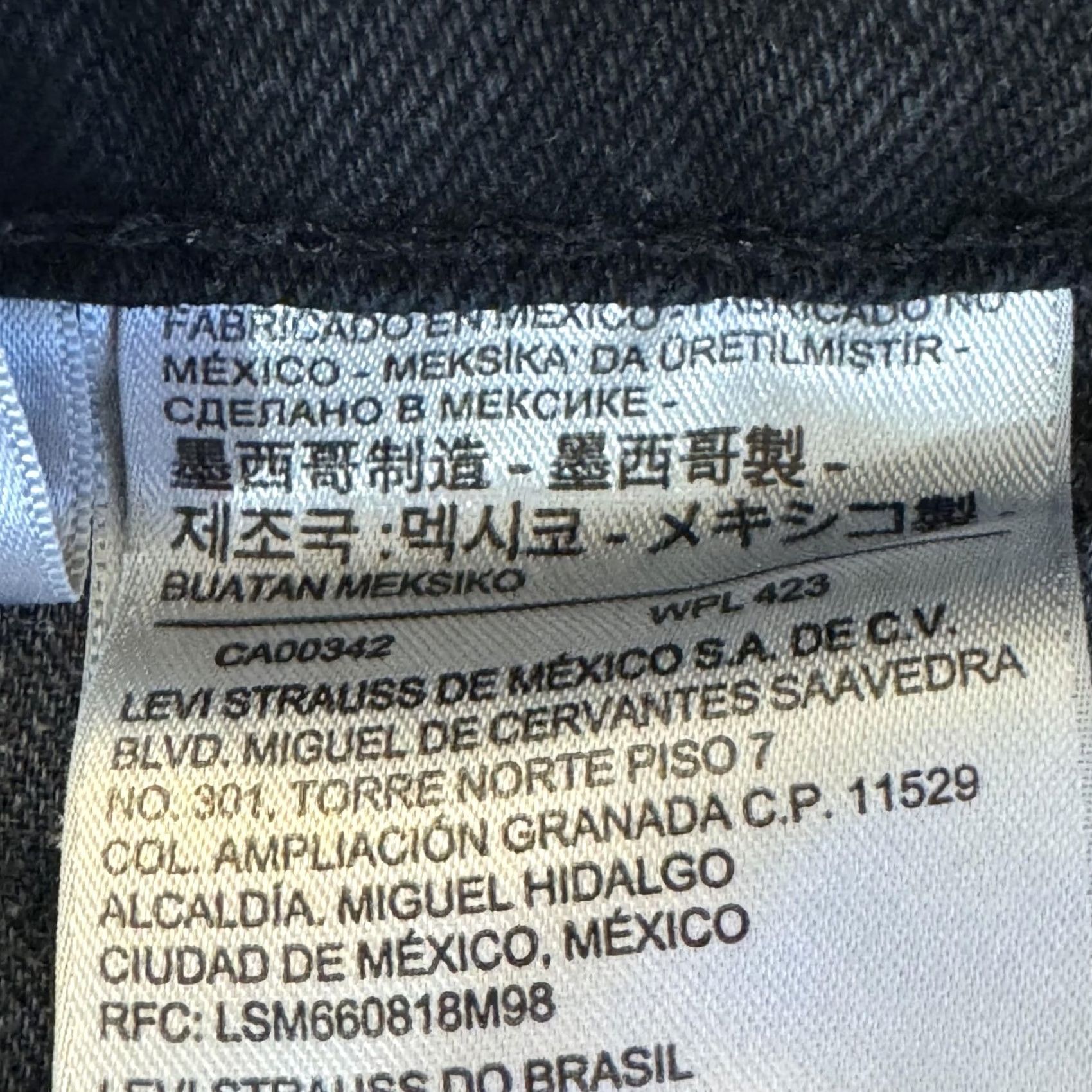 Levi's VINTAGE Levis 511 Jeans Mens 28x32 Black Slim Fit Stretch Denim Distressed Ripped Zipper Size US 28 / EU 44 - 6 Thumbnail