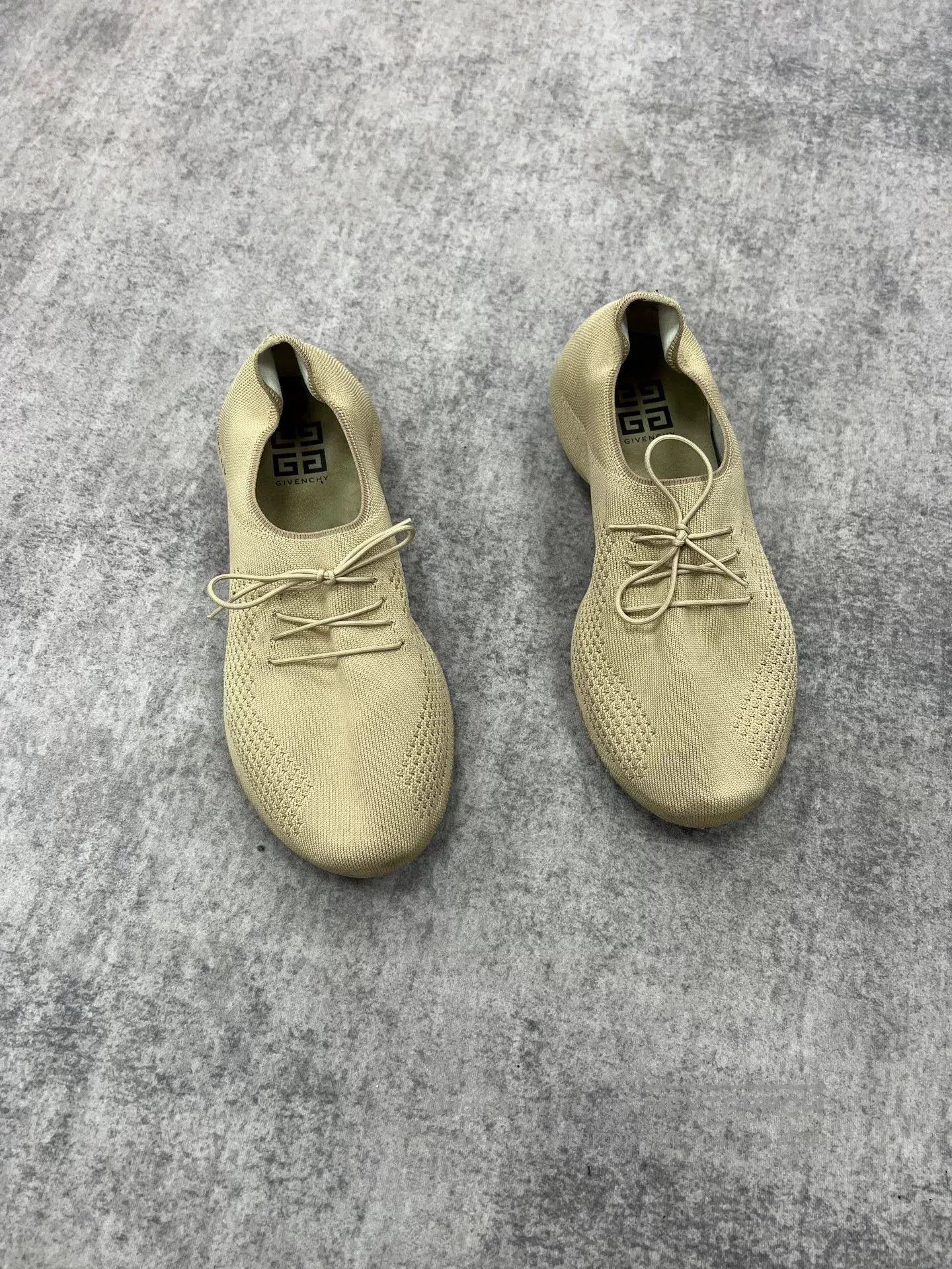 Givenchy Givenchy Knit Sneakers. Size US 9 / EU 42 - 1 Thumbnail