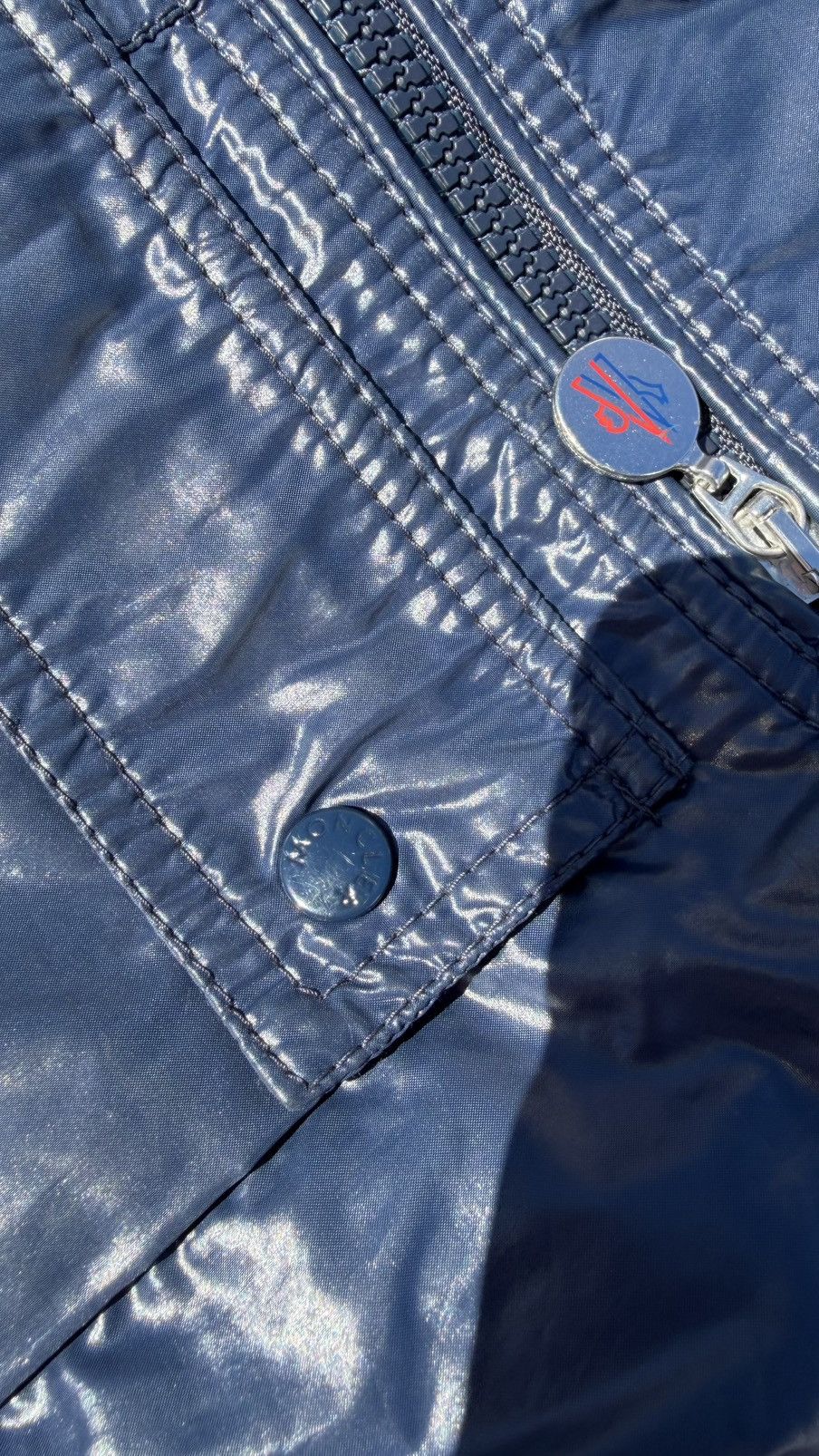 Moncler Moncler Glossy Nylon Jacket Navy Size 3 (Fits S/M) Size M / US 6-8 / IT 42-44 - 5 Thumbnail