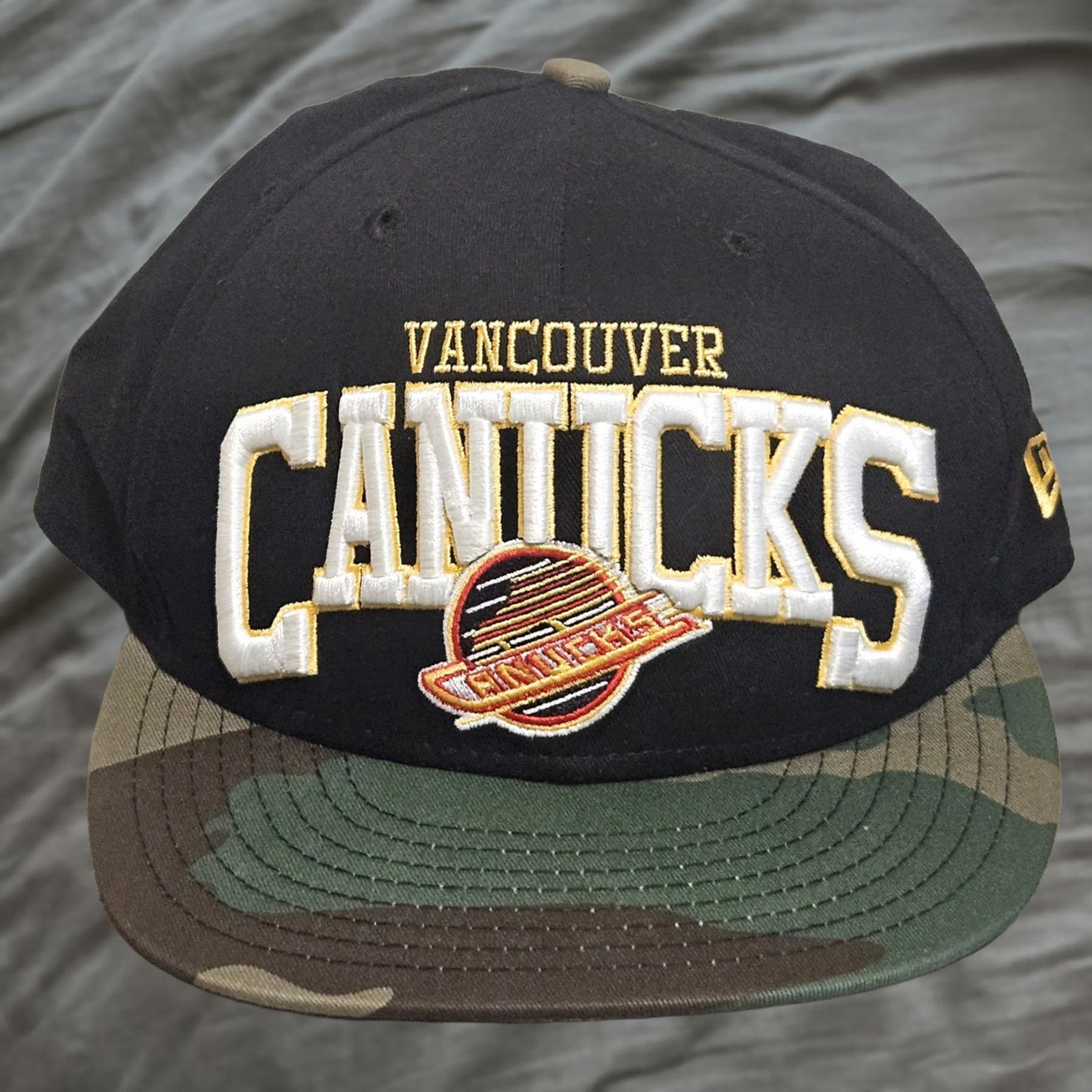 New Era VINTAGE Vancouver Canucks NHL Hockey New Era Cap Hat 59FIFTY Adjustable Snapback Black Mens Size ONE SIZE - 1 Thumbnail
