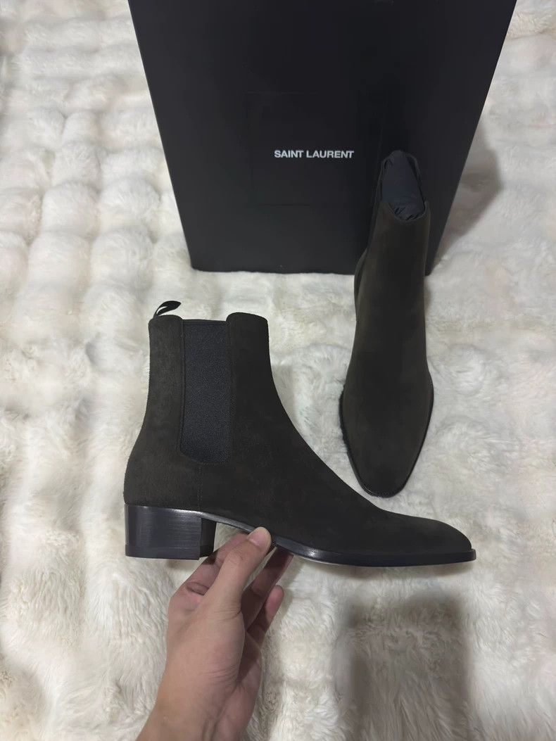Saint Laurent Paris Suede Chelsea boots