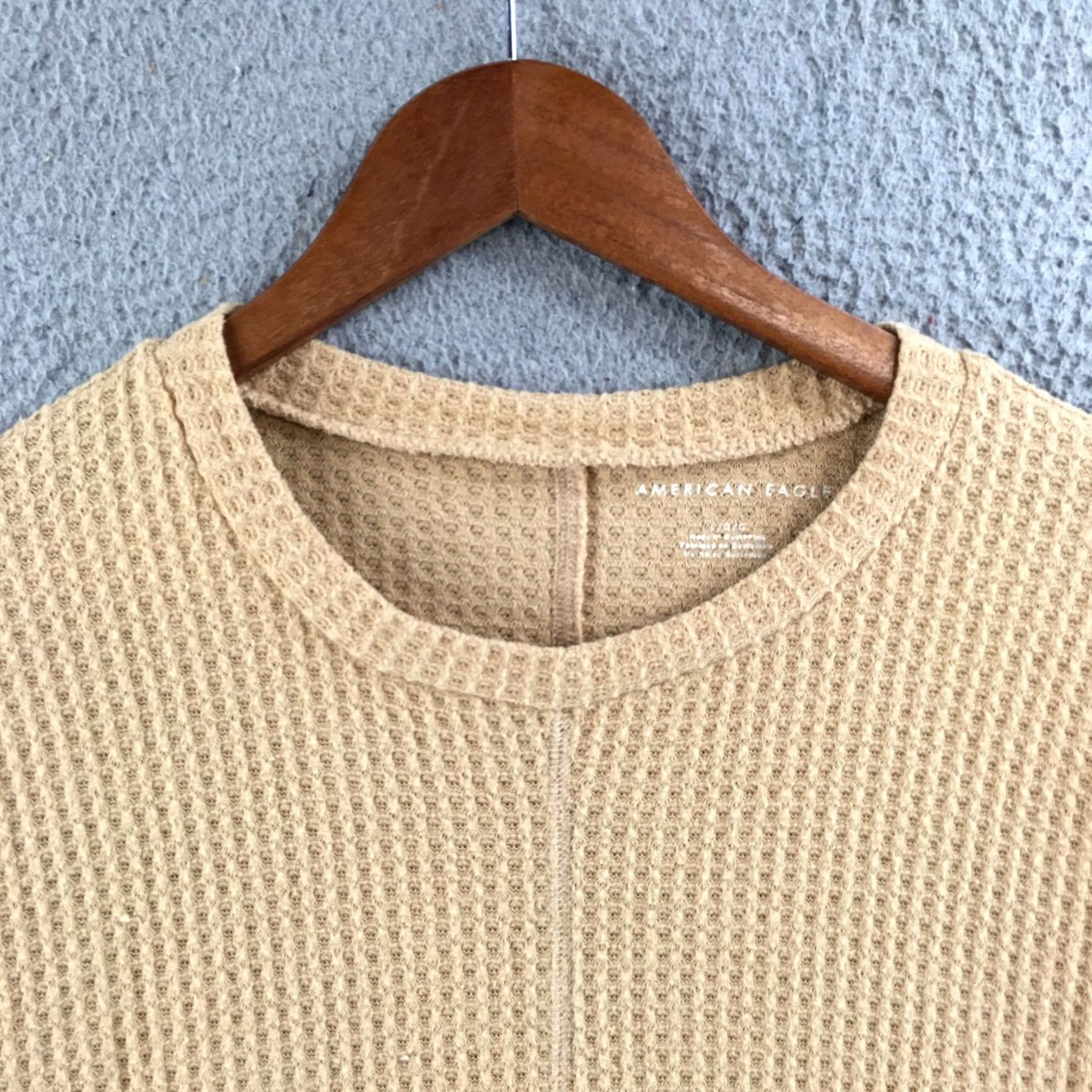 American Eagle Outfitters American Eagle Outfitters Sweatshirt Womens L Tan Long Sleeve Waffle Knit Top Size L / US 10 / IT 46 - 3 Thumbnail