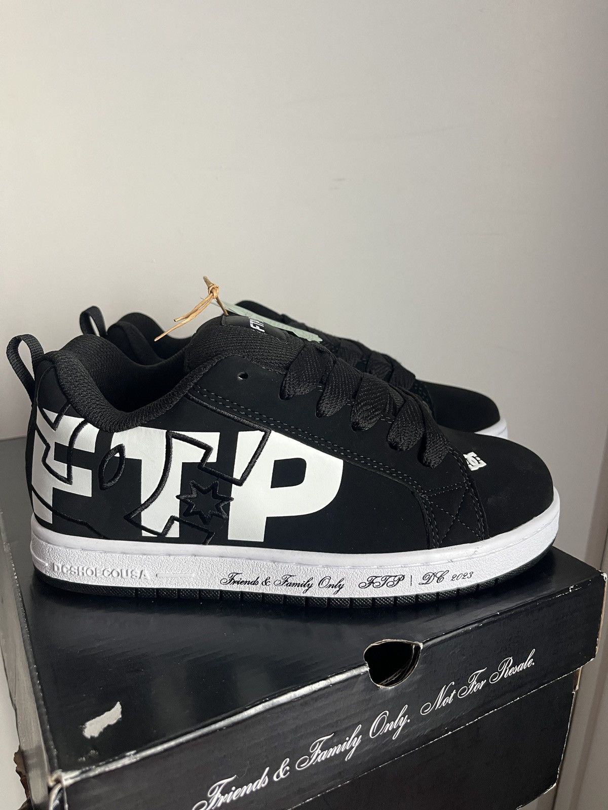 DC FTP x DC Friends and Family Court Graffik Shoes Sz 7 | Grailed
